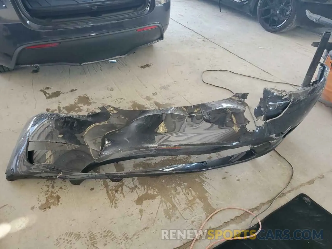 12 Photograph of a damaged car 7SAYGDEE3RA280814 TESLA MODEL Y 2024