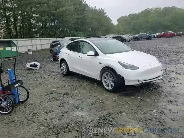13 Photograph of a damaged car 7SAYGDEE3RA283311 TESLA MODEL Y 2024