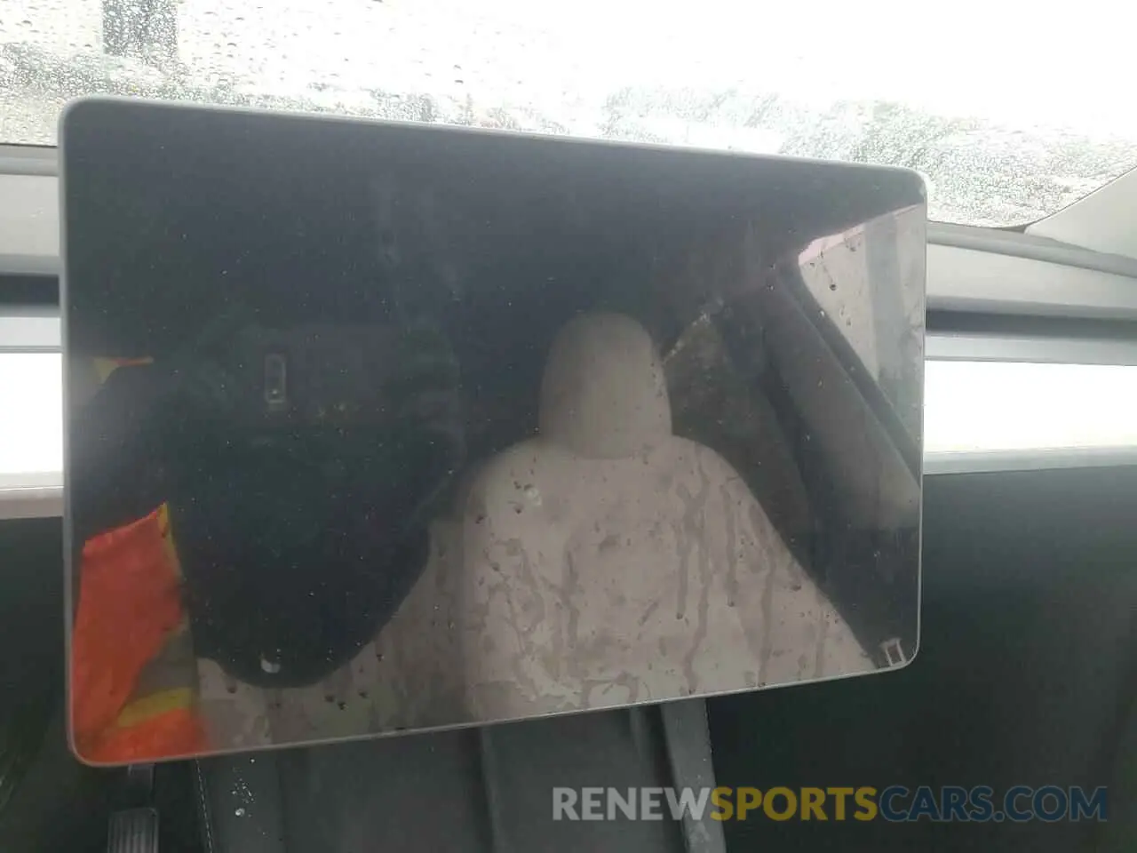 9 Photograph of a damaged car 7SAYGDEE3RA283311 TESLA MODEL Y 2024