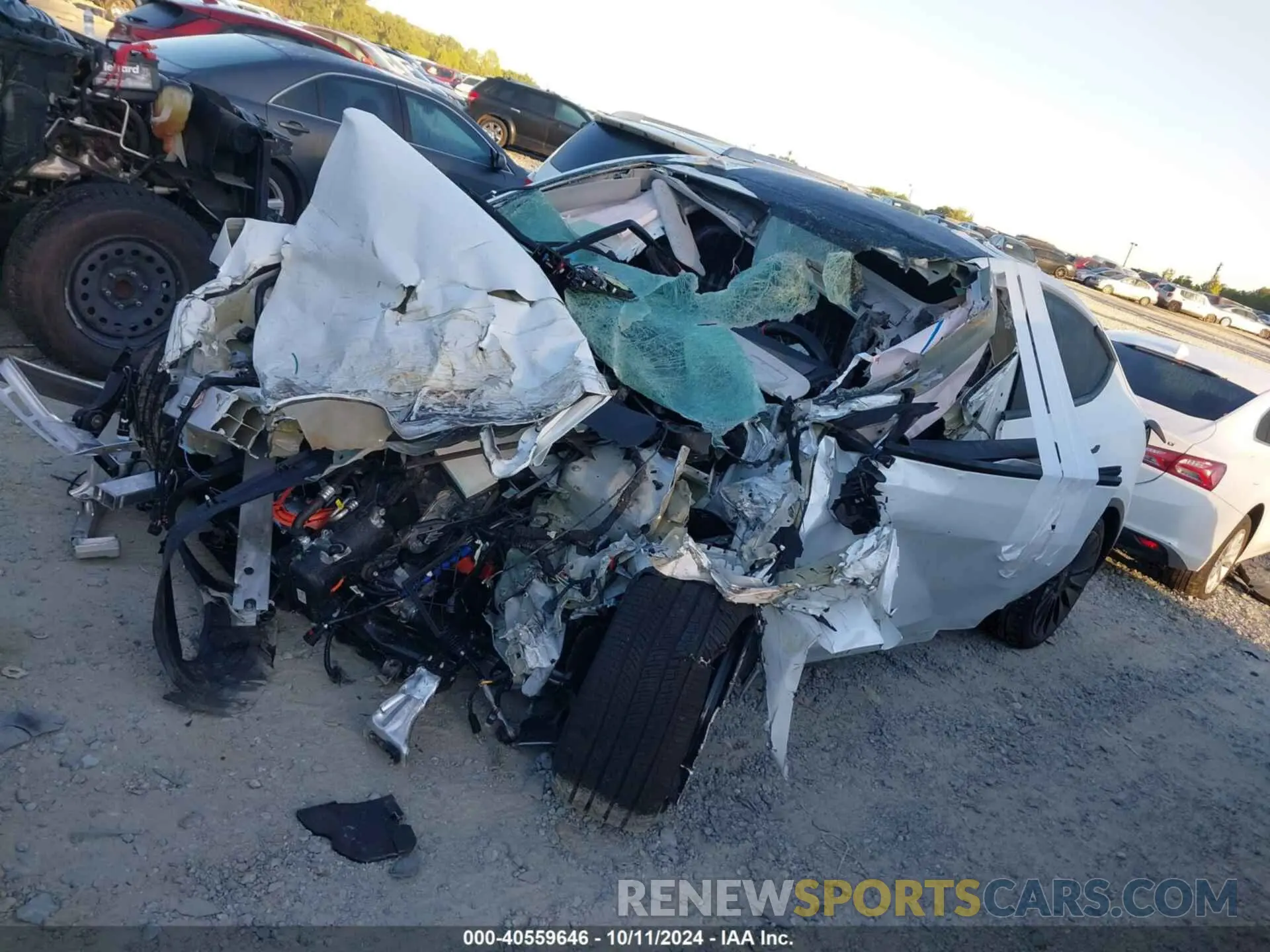 2 Photograph of a damaged car 7SAYGDEE3RA317909 TESLA MODEL Y 2024