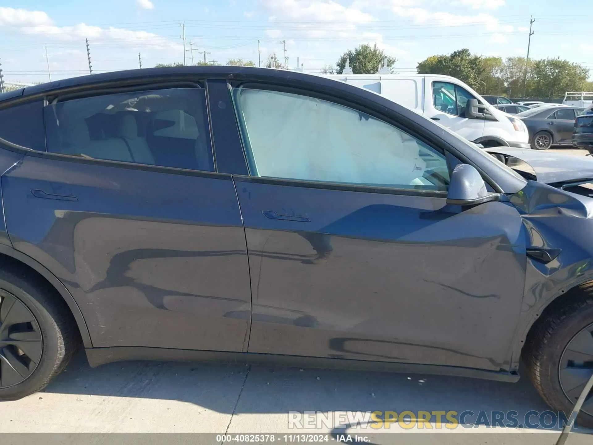 13 Photograph of a damaged car 7SAYGDEE3RA321734 TESLA MODEL Y 2024