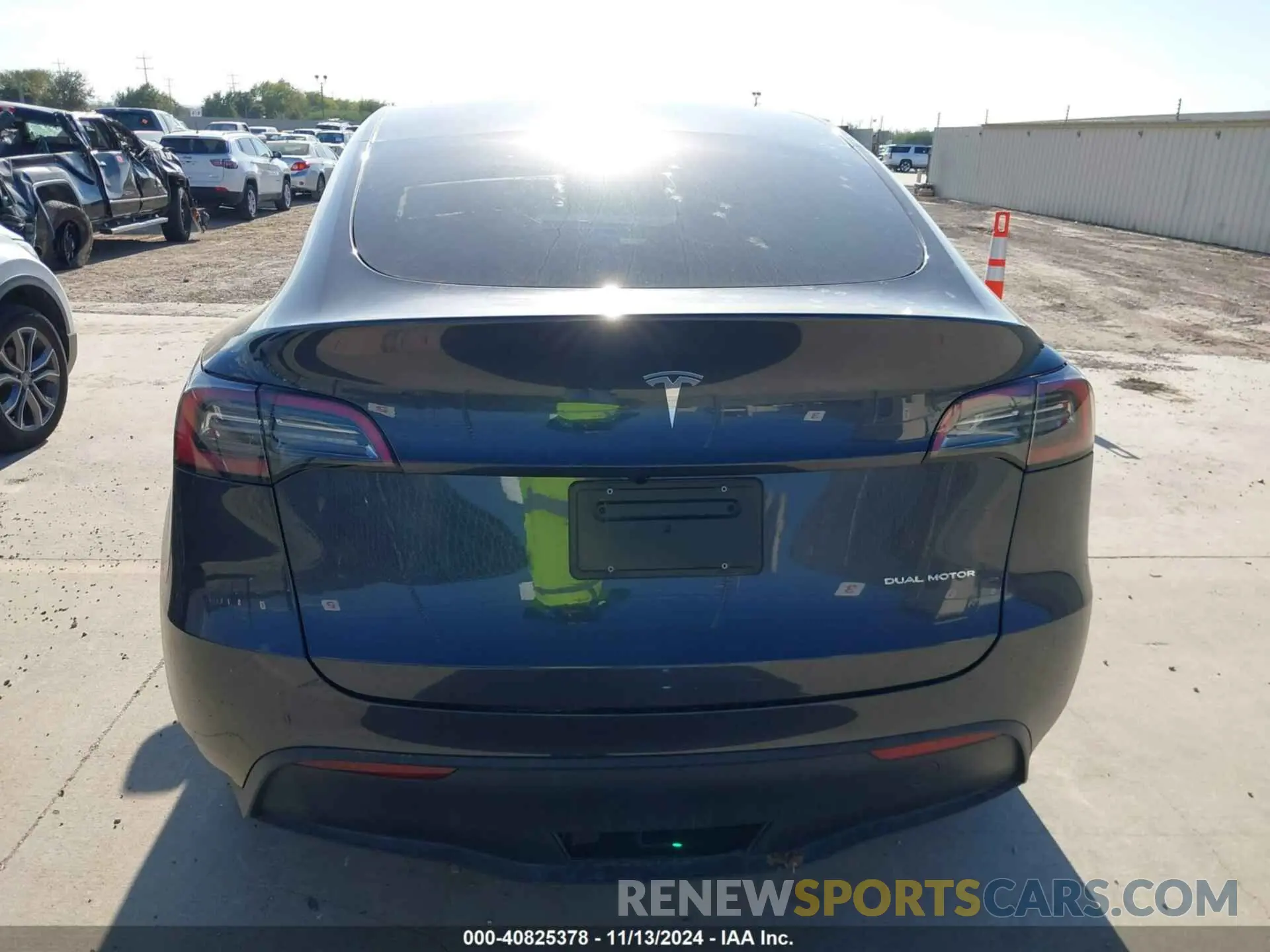 16 Photograph of a damaged car 7SAYGDEE3RA321734 TESLA MODEL Y 2024