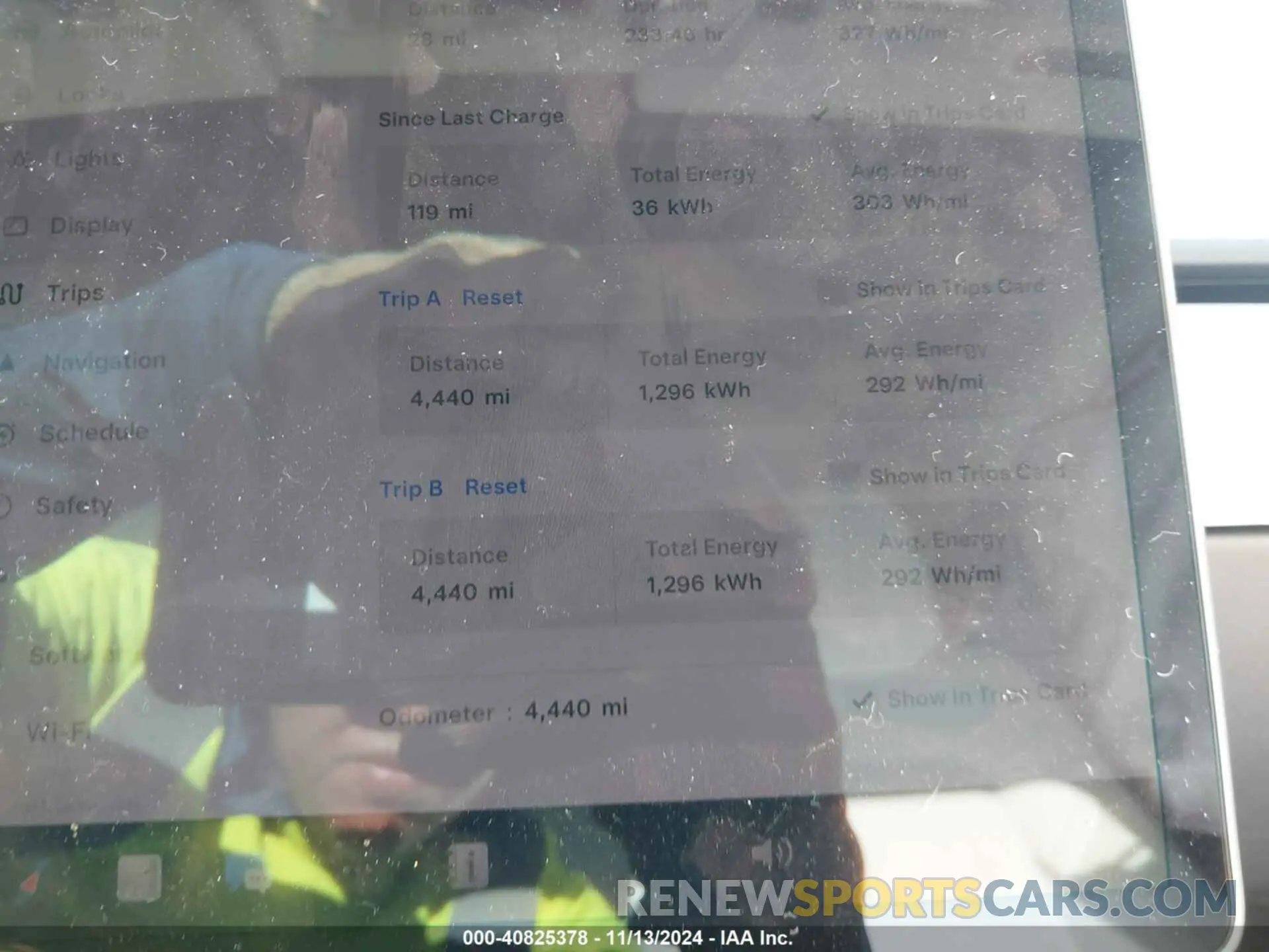 7 Photograph of a damaged car 7SAYGDEE3RA321734 TESLA MODEL Y 2024