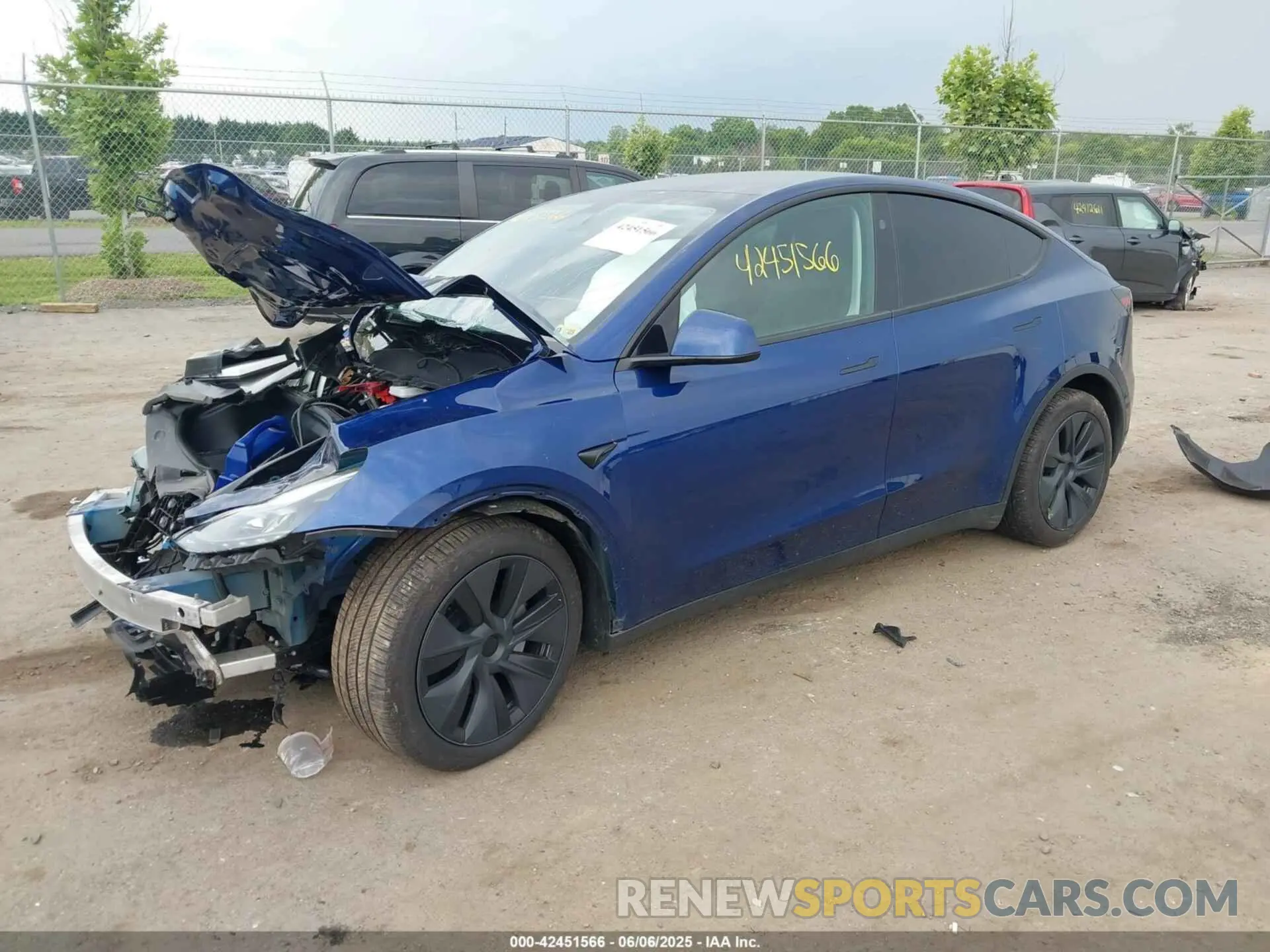 2 Photograph of a damaged car 7SAYGDEE3RA324648 TESLA MODEL Y 2024