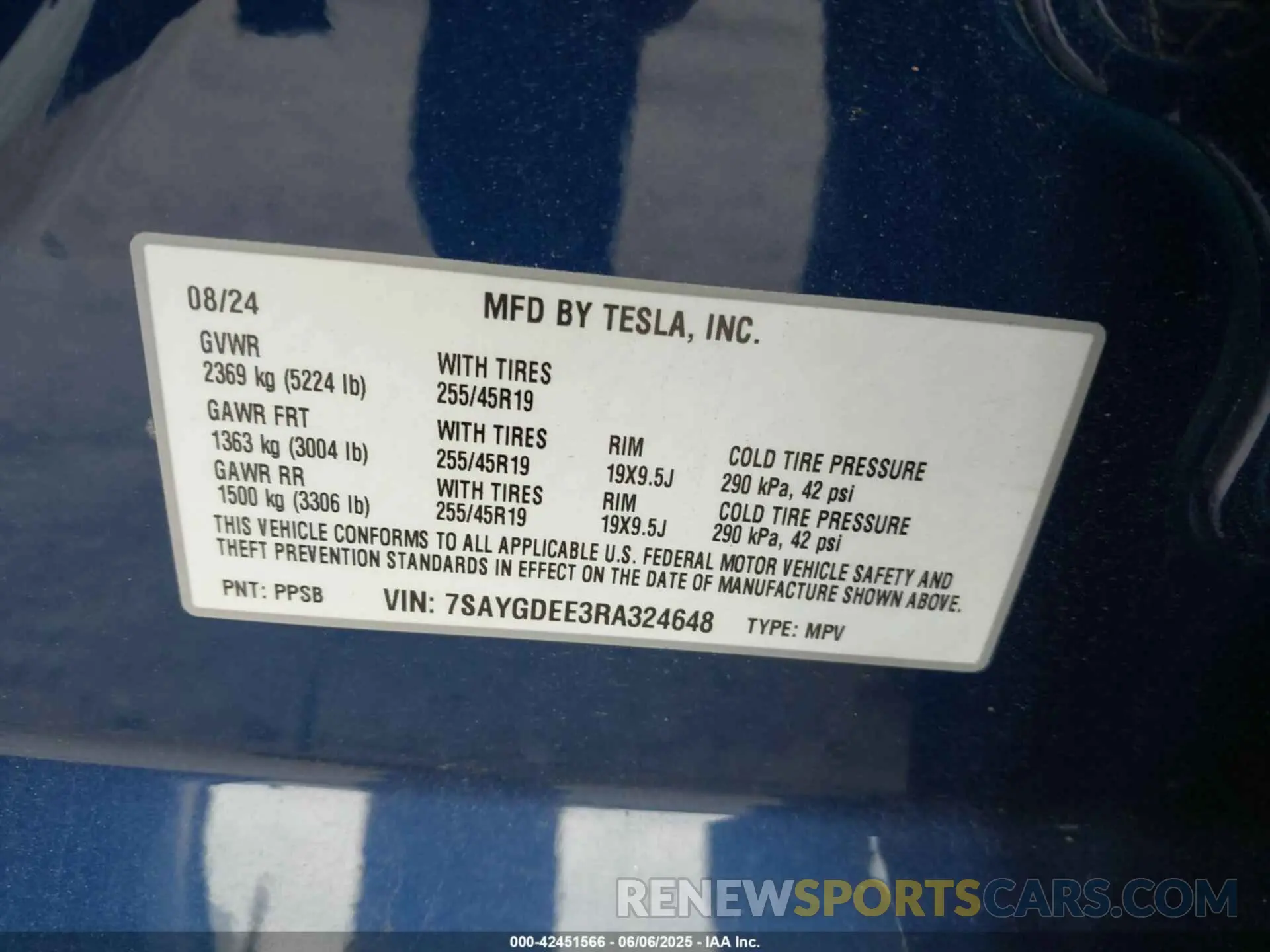 9 Photograph of a damaged car 7SAYGDEE3RA324648 TESLA MODEL Y 2024