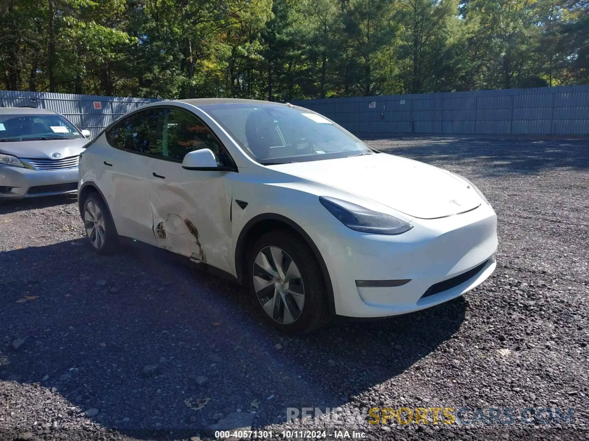 1 Photograph of a damaged car 7SAYGDEE3RF007794 TESLA MODEL Y 2024