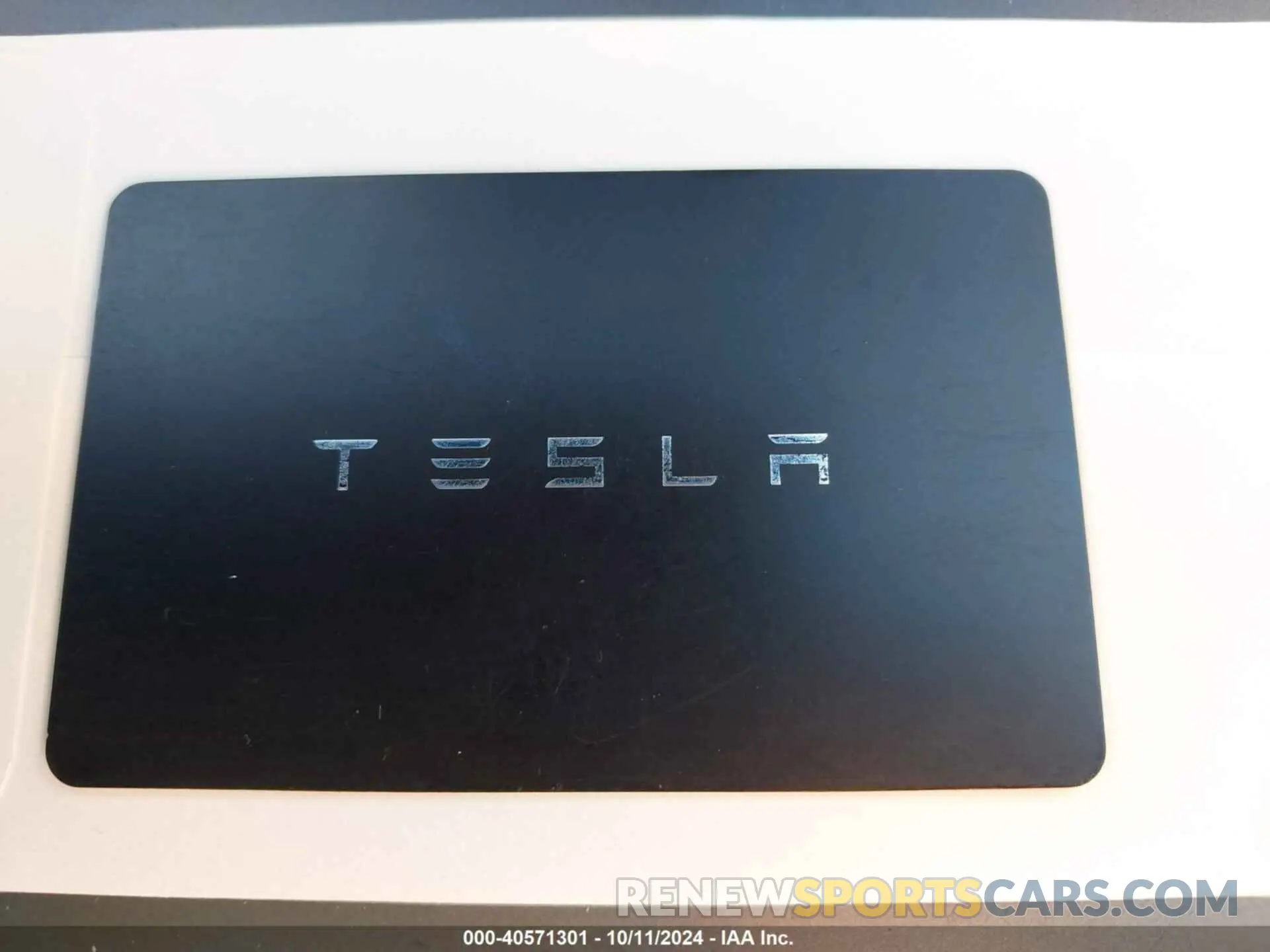 11 Photograph of a damaged car 7SAYGDEE3RF007794 TESLA MODEL Y 2024
