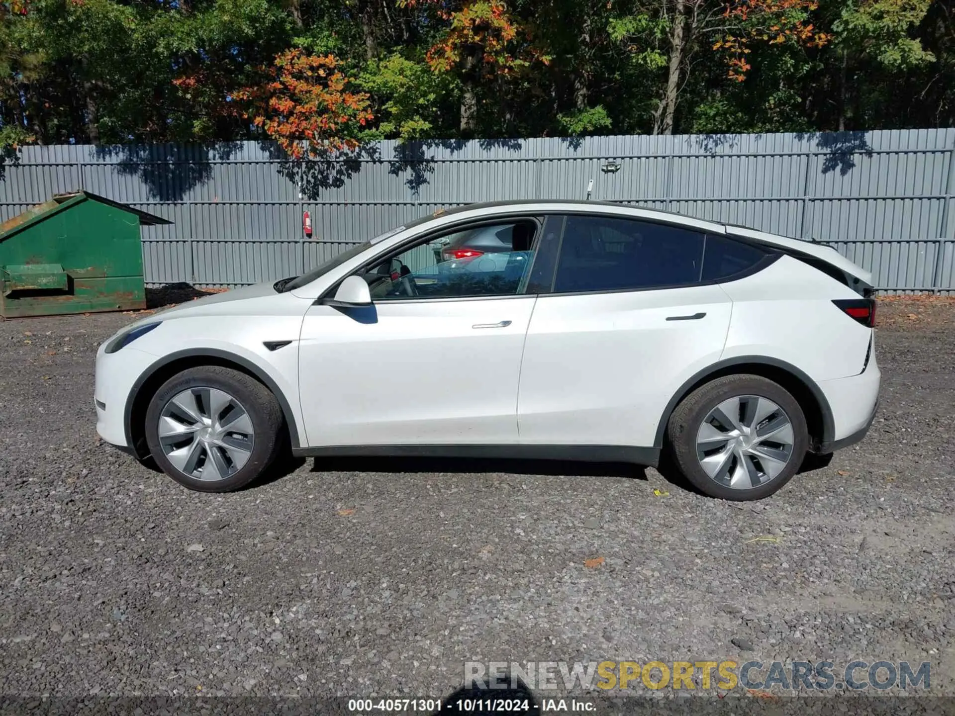 14 Photograph of a damaged car 7SAYGDEE3RF007794 TESLA MODEL Y 2024