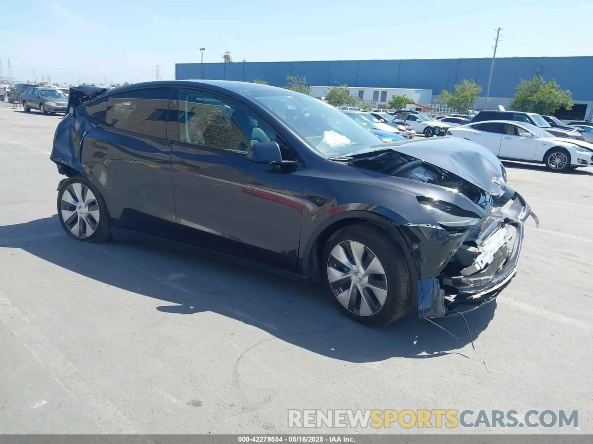 1 Photograph of a damaged car 7SAYGDEE3RF070846 TESLA MODEL Y 2024