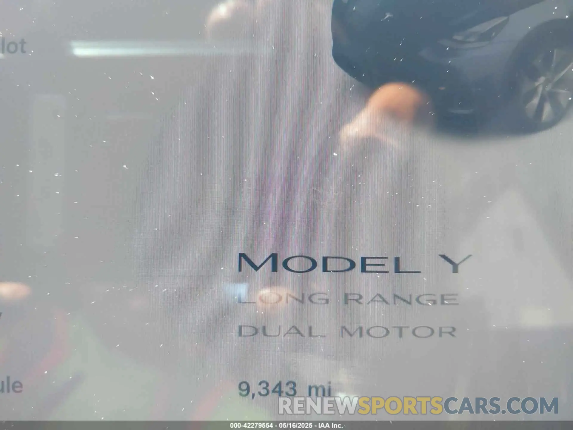 15 Photograph of a damaged car 7SAYGDEE3RF070846 TESLA MODEL Y 2024