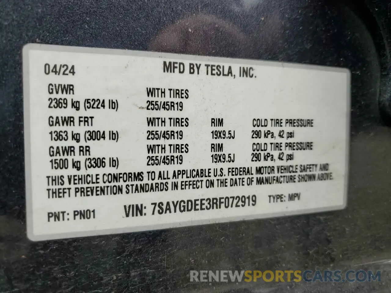 13 Photograph of a damaged car 7SAYGDEE3RF072919 TESLA MODEL Y 2024
