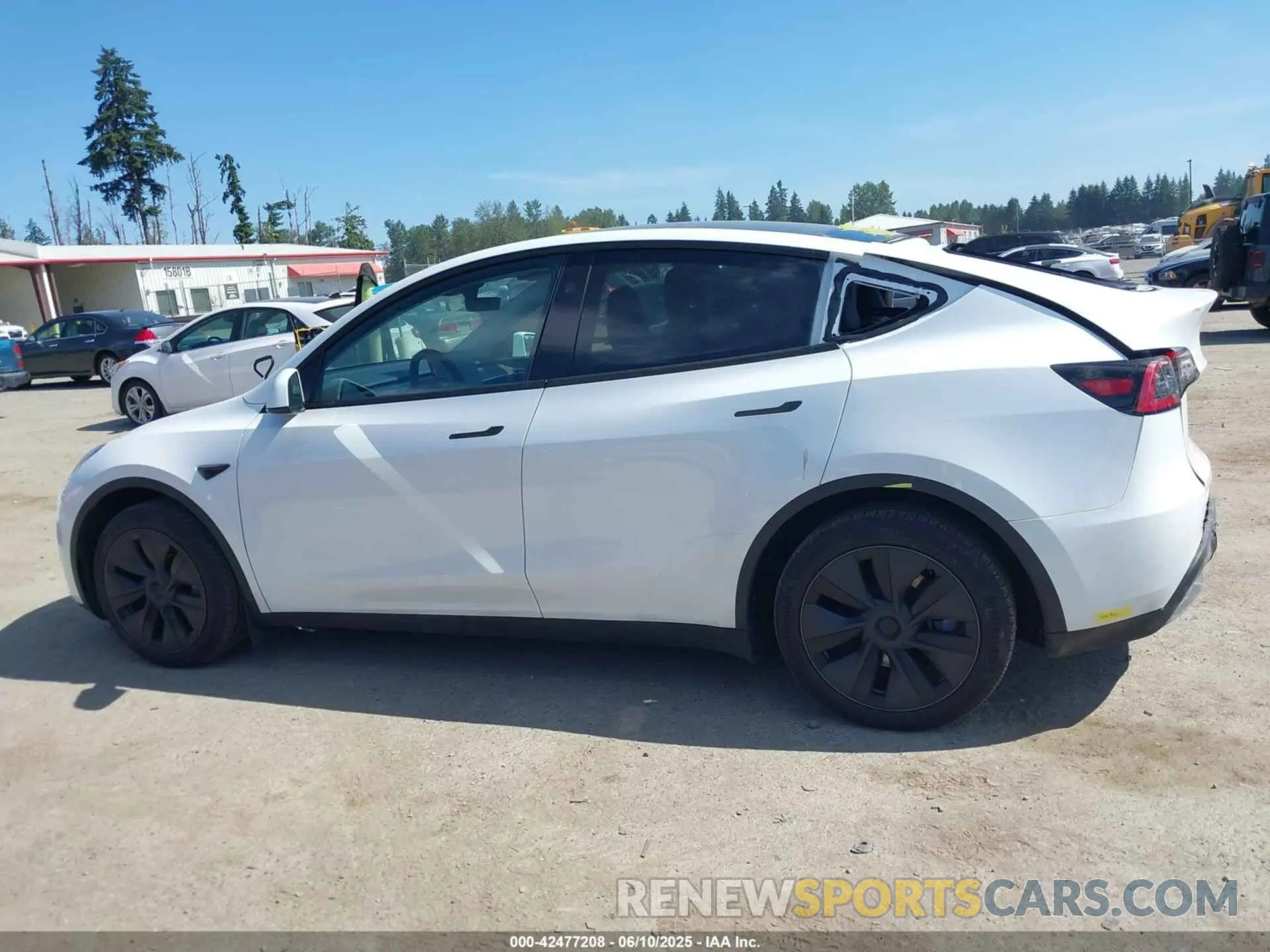 14 Photograph of a damaged car 7SAYGDEE3RF166962 TESLA MODEL Y 2024