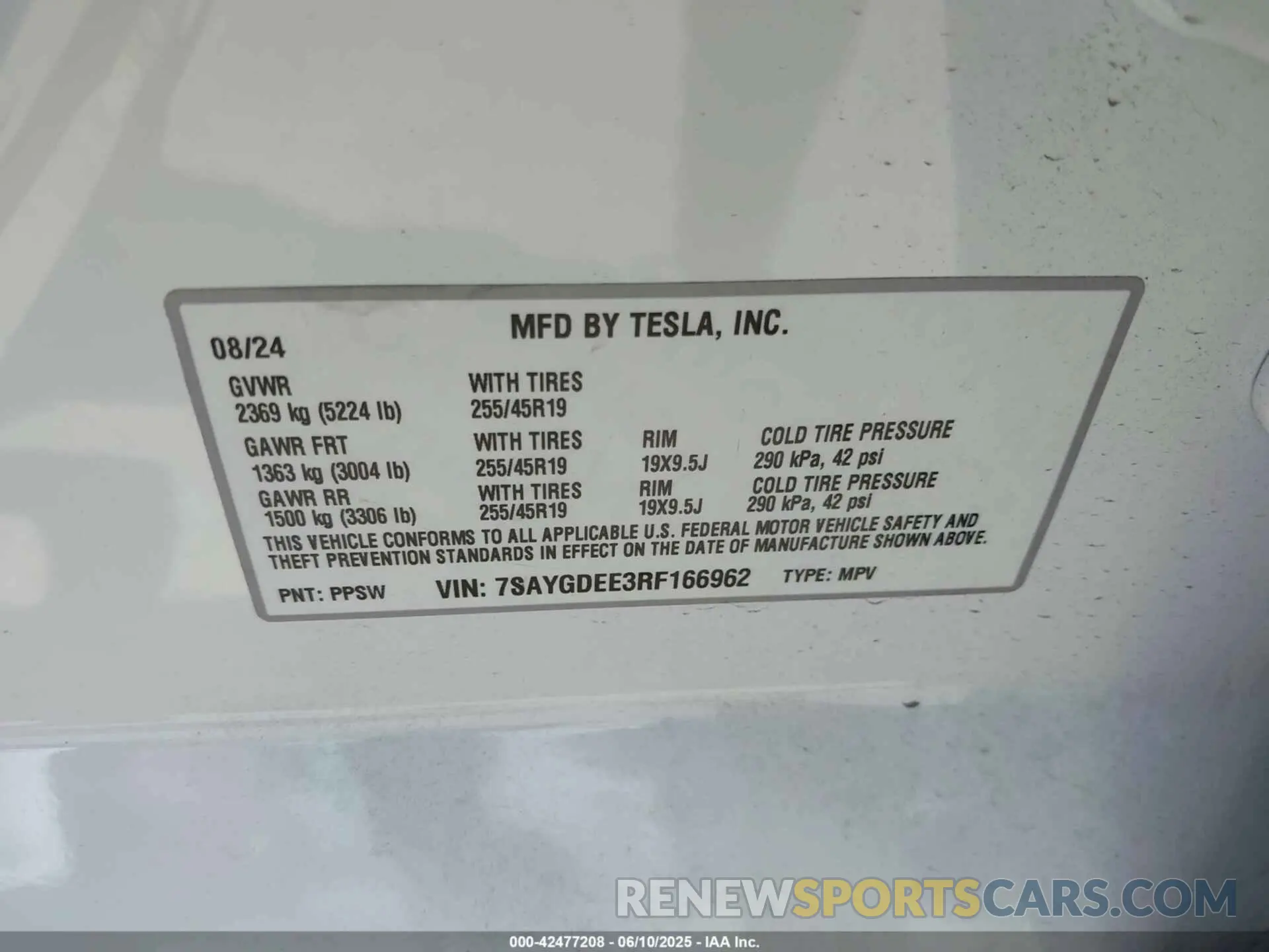 9 Photograph of a damaged car 7SAYGDEE3RF166962 TESLA MODEL Y 2024