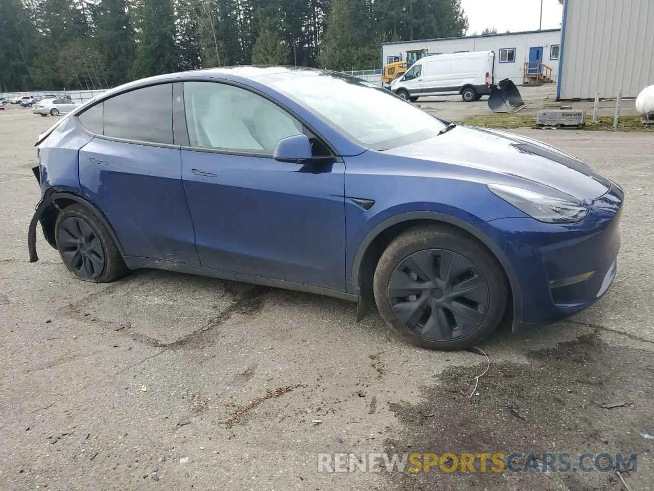4 Photograph of a damaged car 7SAYGDEE3RF205470 TESLA MODEL Y 2024