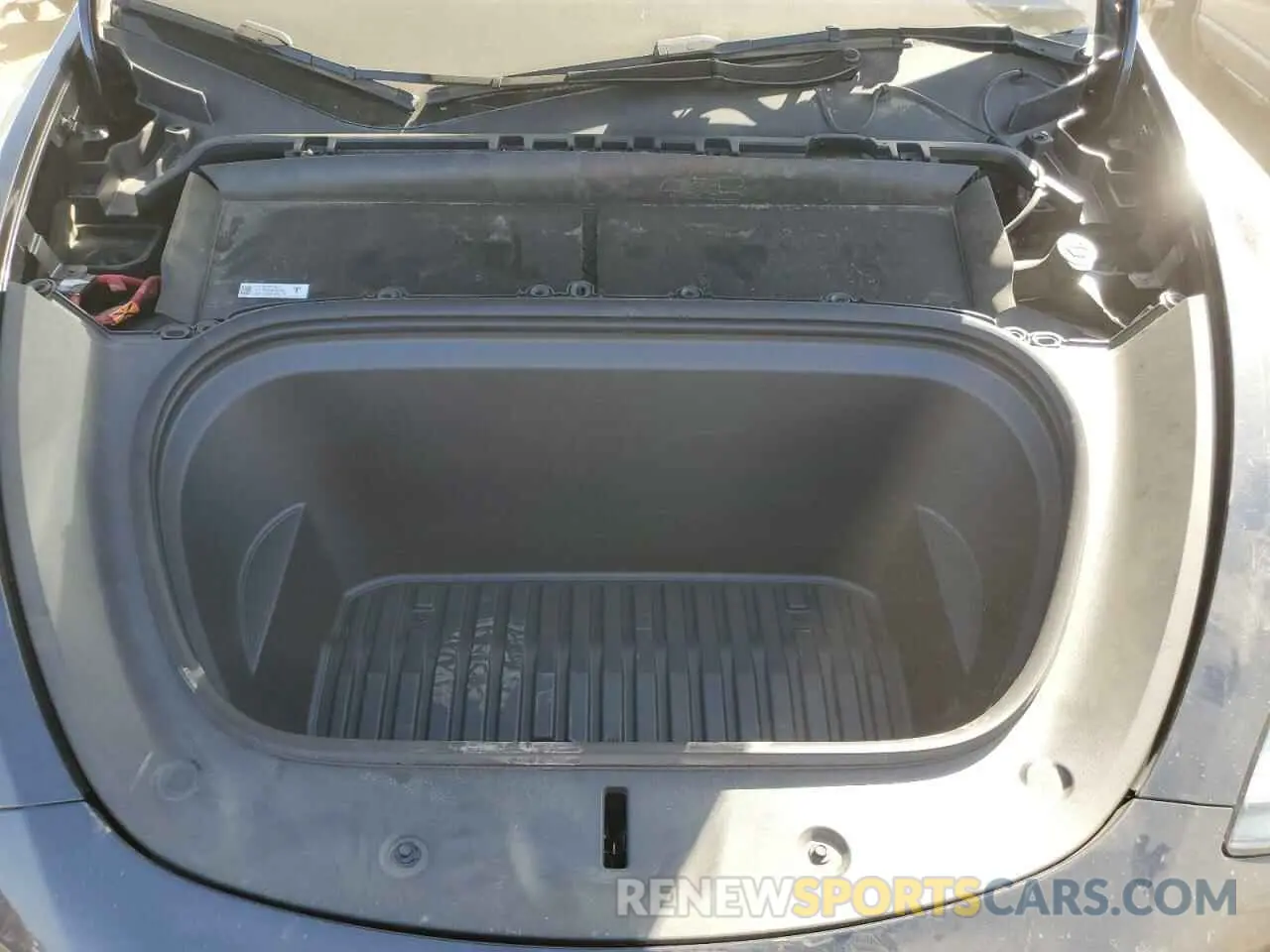 12 Photograph of a damaged car 7SAYGDEE3RF991013 TESLA MODEL Y 2024