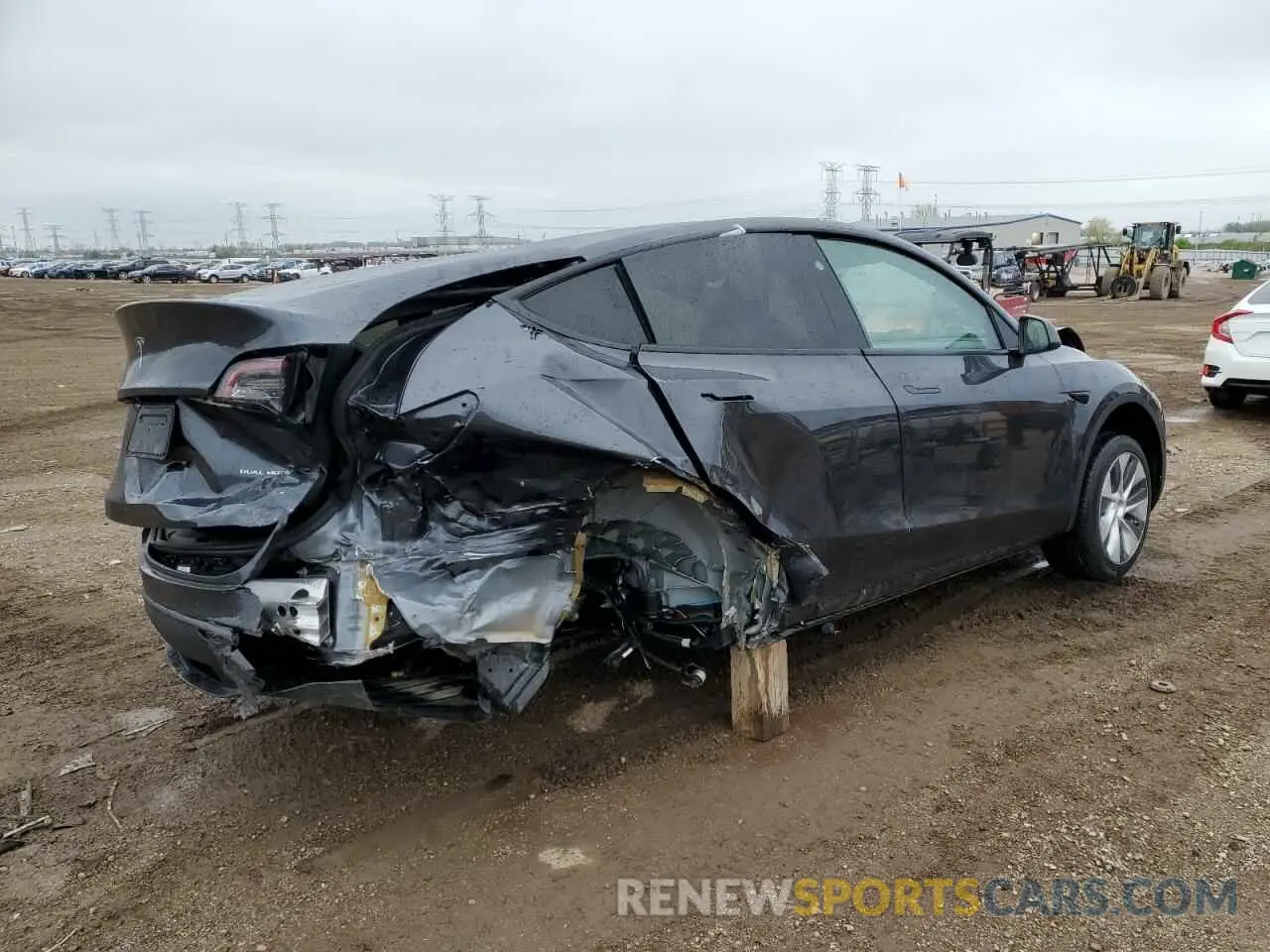3 Photograph of a damaged car 7SAYGDEE3RF994655 TESLA MODEL Y 2024