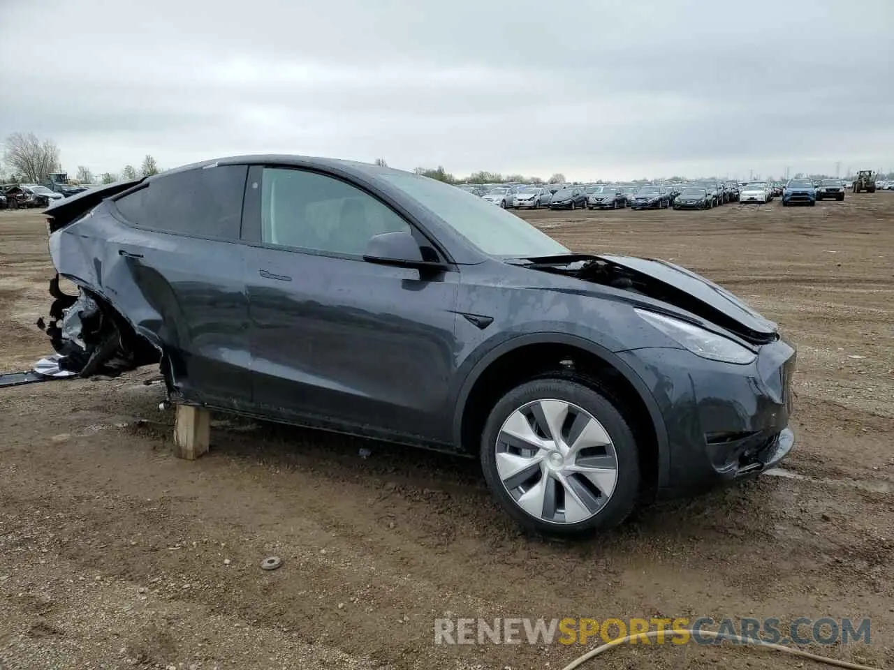 4 Photograph of a damaged car 7SAYGDEE3RF994655 TESLA MODEL Y 2024