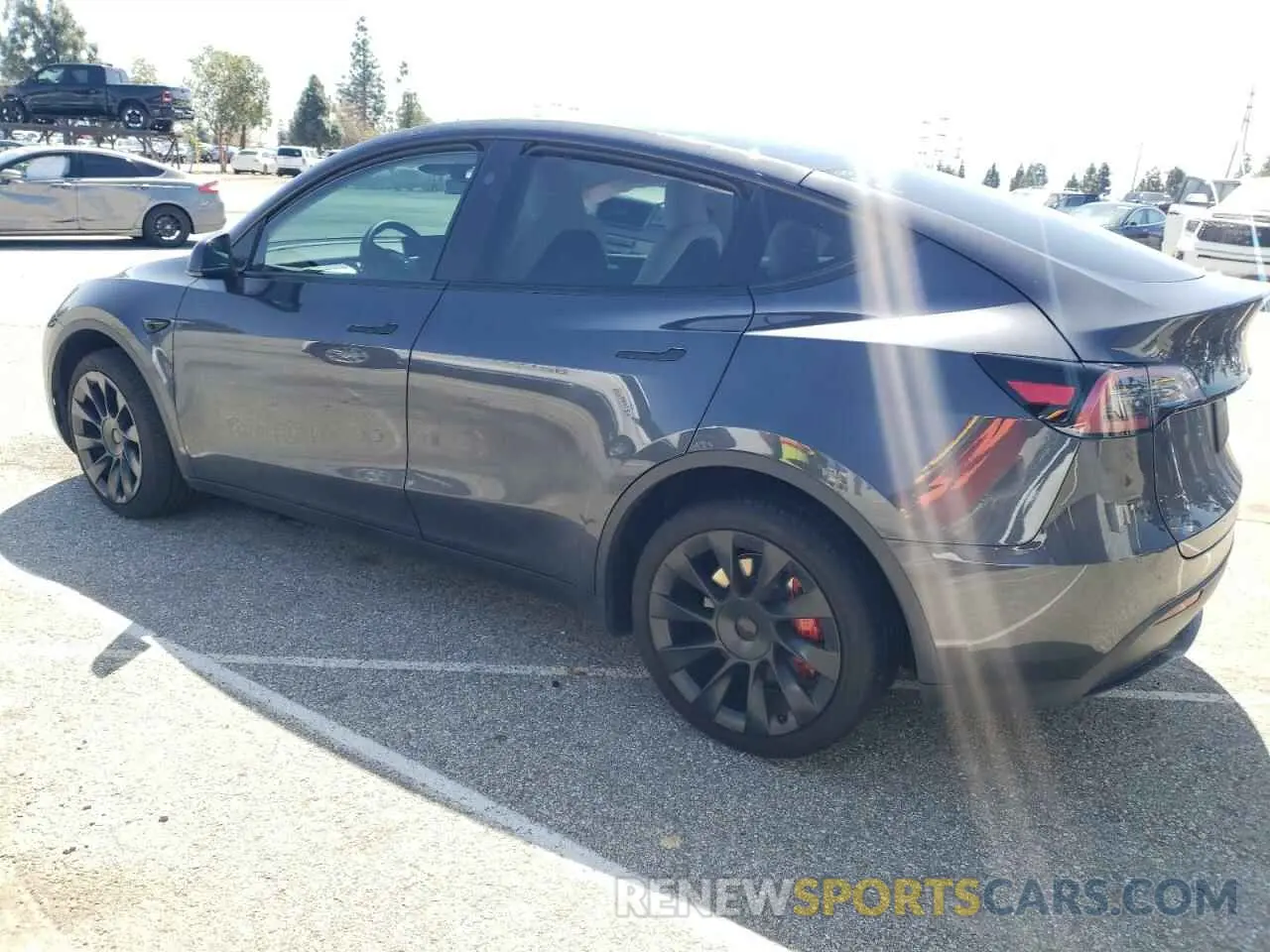 2 Photograph of a damaged car 7SAYGDEE4RA218435 TESLA MODEL Y 2024