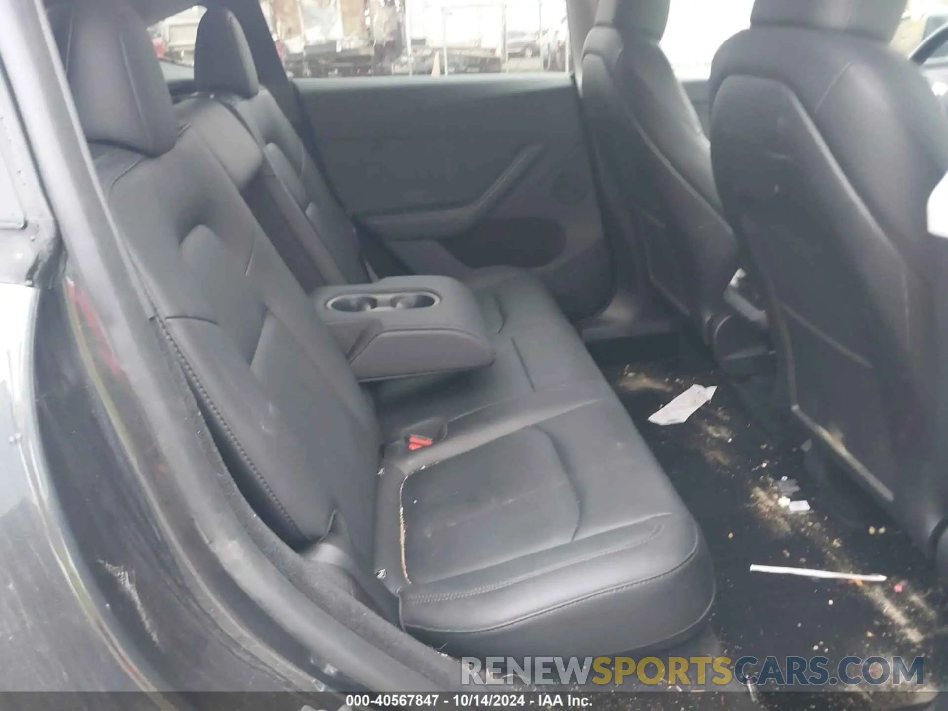 8 Photograph of a damaged car 7SAYGDEE4RA226437 TESLA MODEL Y 2024