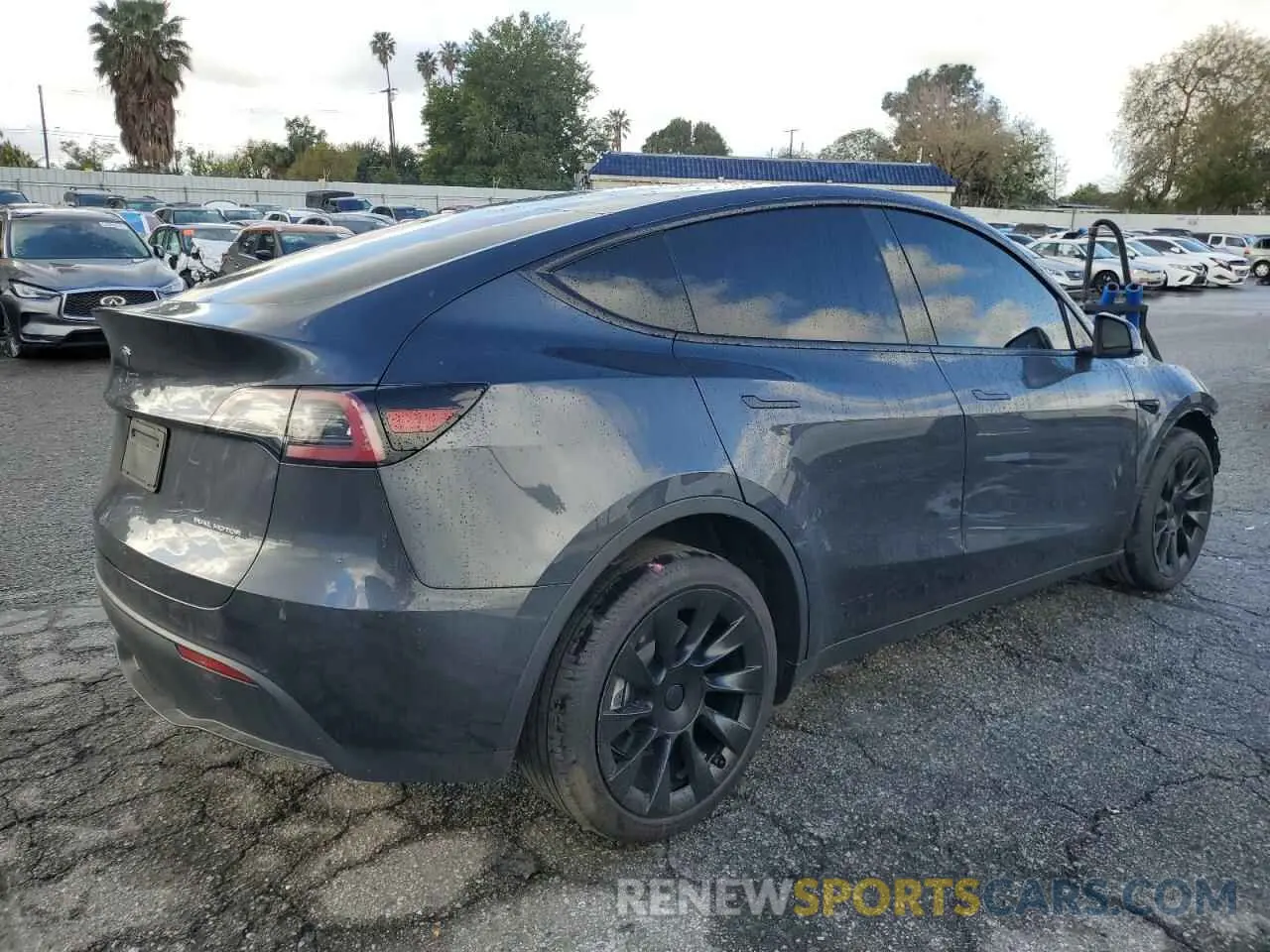 3 Photograph of a damaged car 7SAYGDEE4RA229466 TESLA MODEL Y 2024