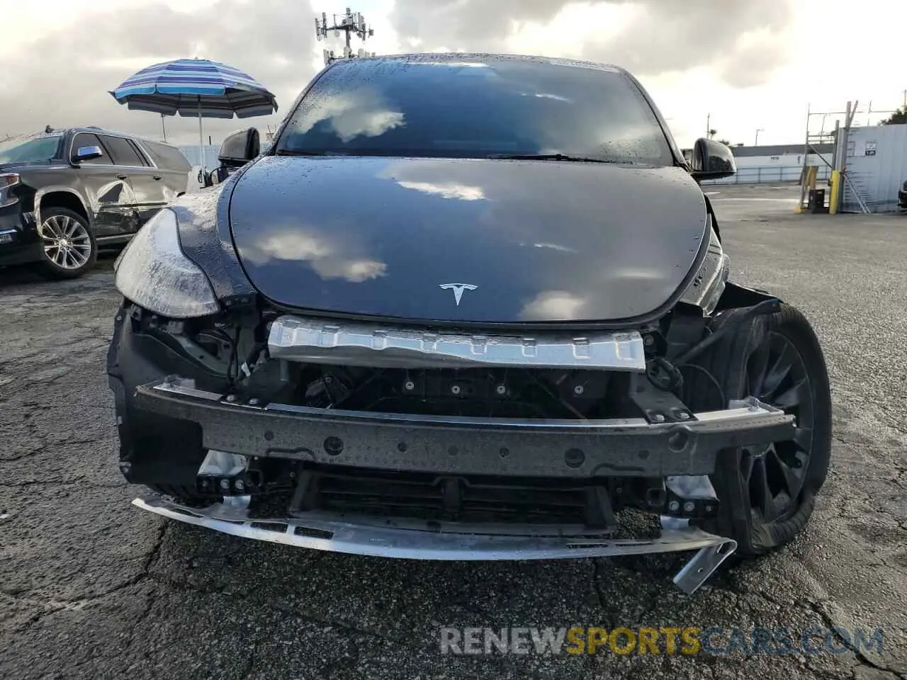 5 Photograph of a damaged car 7SAYGDEE4RA229466 TESLA MODEL Y 2024