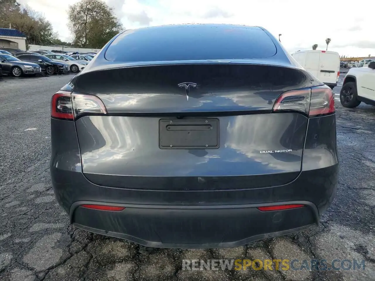 6 Photograph of a damaged car 7SAYGDEE4RA229466 TESLA MODEL Y 2024