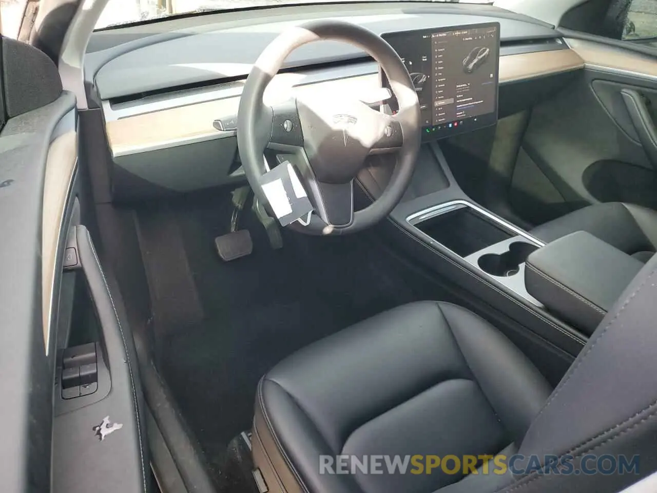 8 Photograph of a damaged car 7SAYGDEE4RA229466 TESLA MODEL Y 2024