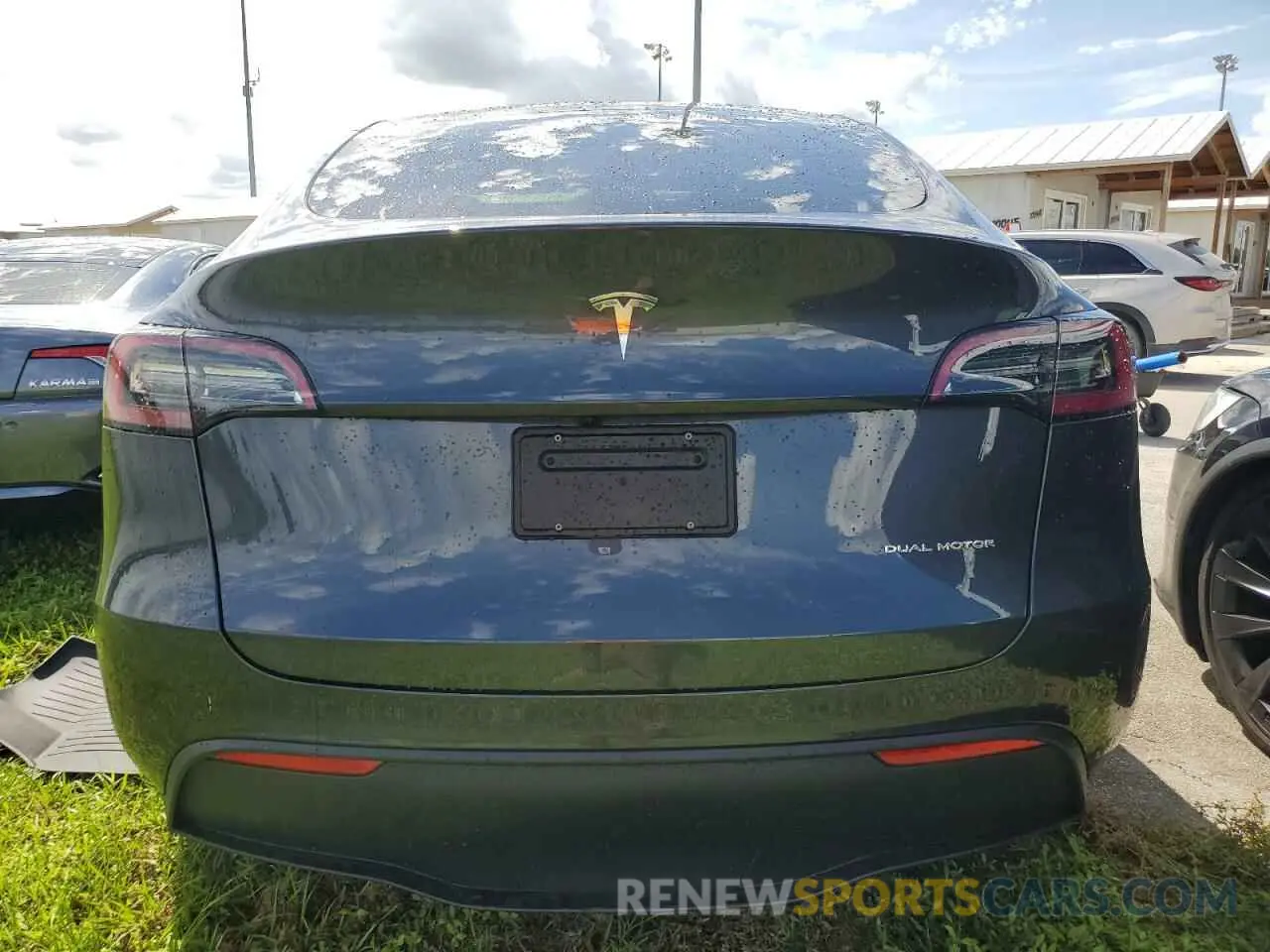 6 Photograph of a damaged car 7SAYGDEE4RA234411 TESLA MODEL Y 2024