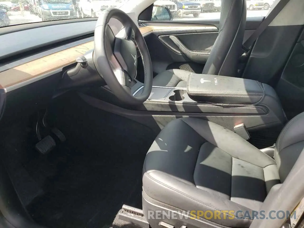 7 Photograph of a damaged car 7SAYGDEE4RA234411 TESLA MODEL Y 2024