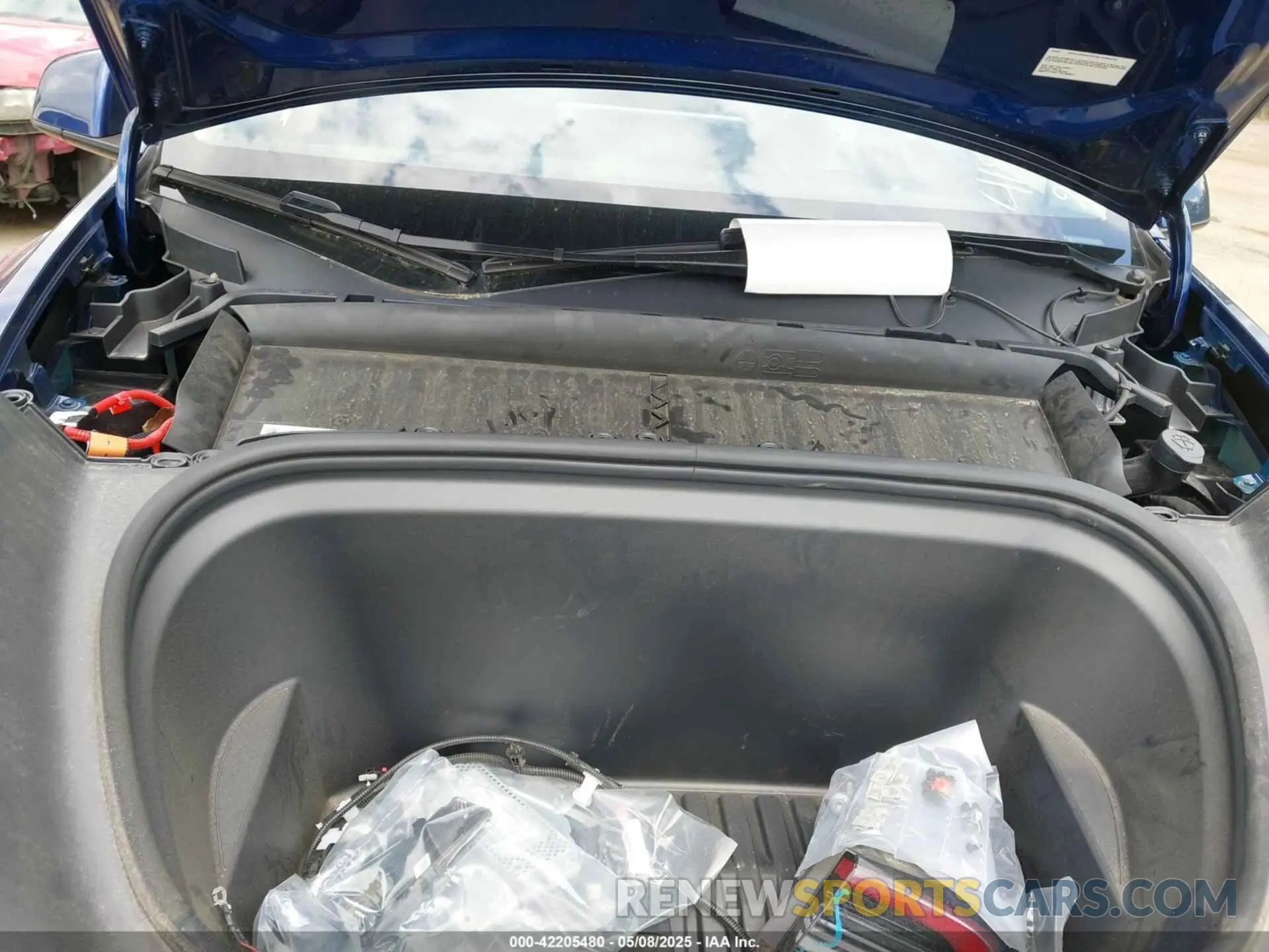 10 Photograph of a damaged car 7SAYGDEE4RA247532 TESLA MODEL Y 2024