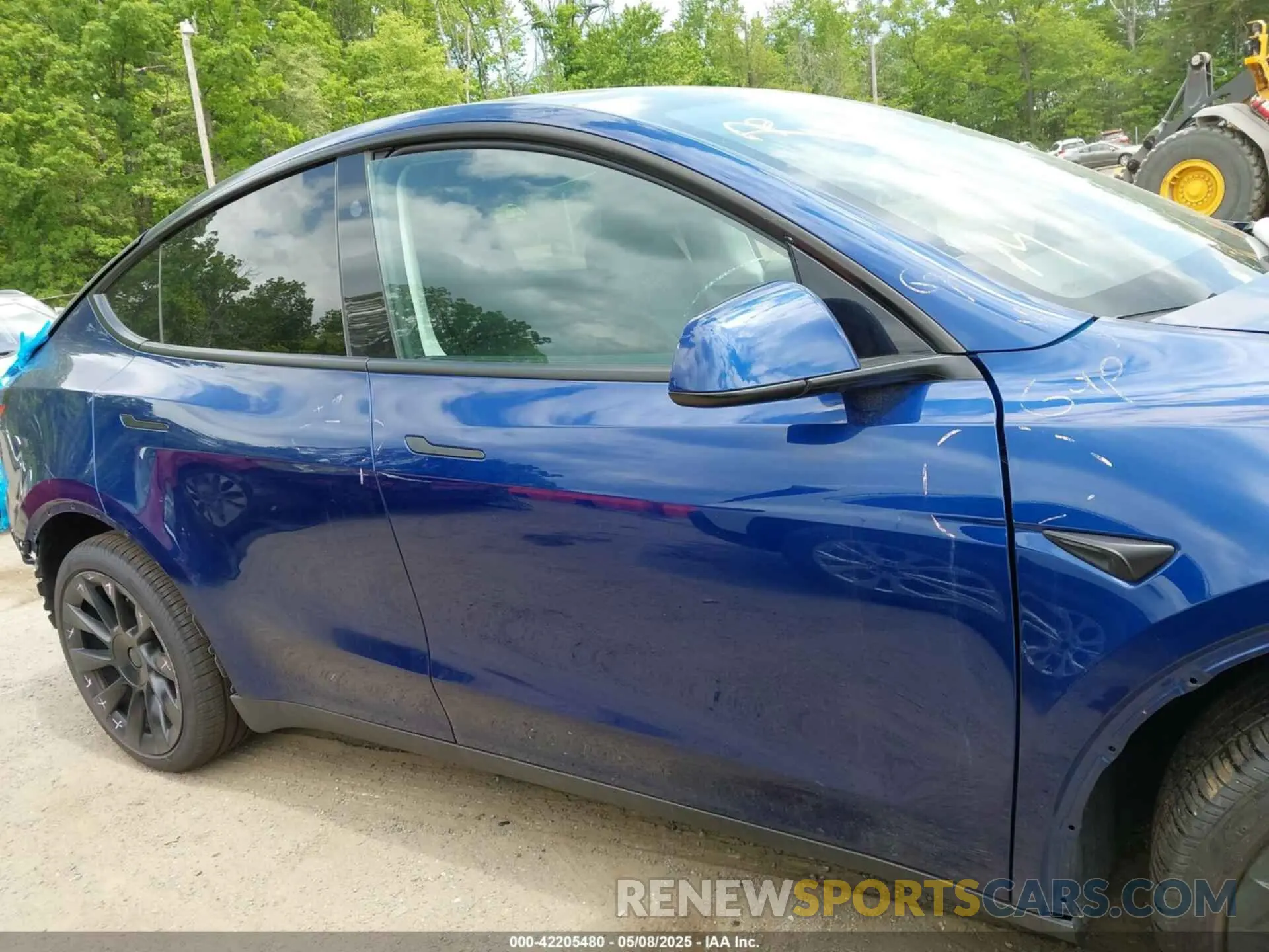 13 Photograph of a damaged car 7SAYGDEE4RA247532 TESLA MODEL Y 2024