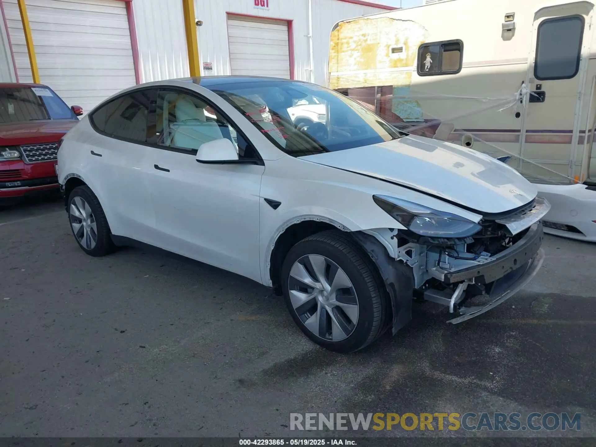 1 Photograph of a damaged car 7SAYGDEE4RA258384 TESLA MODEL Y 2024