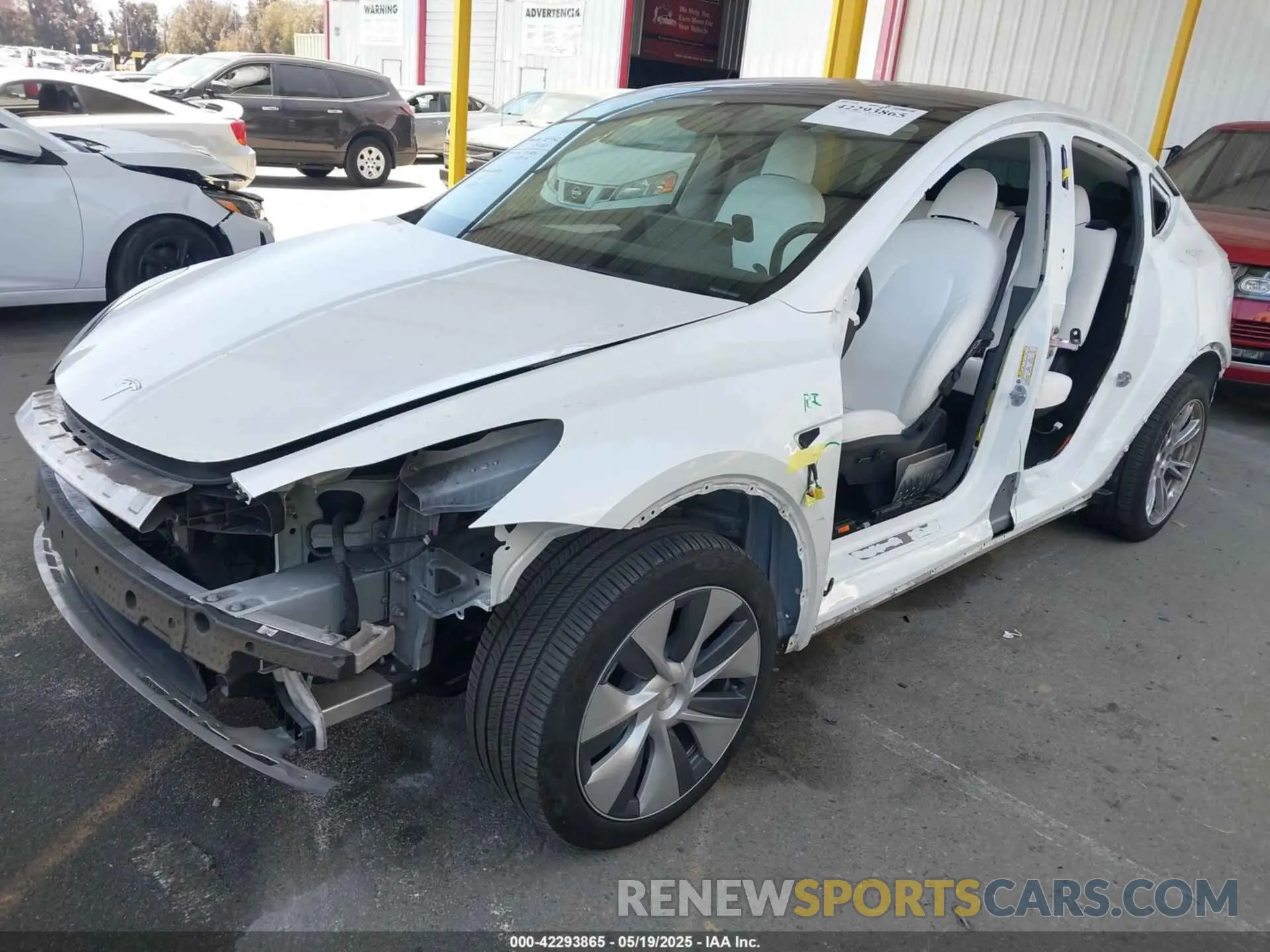 2 Photograph of a damaged car 7SAYGDEE4RA258384 TESLA MODEL Y 2024