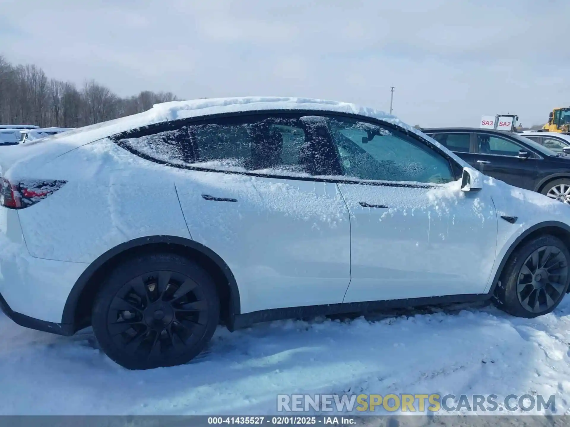 13 Photograph of a damaged car 7SAYGDEE4RA261057 TESLA MODEL Y 2024