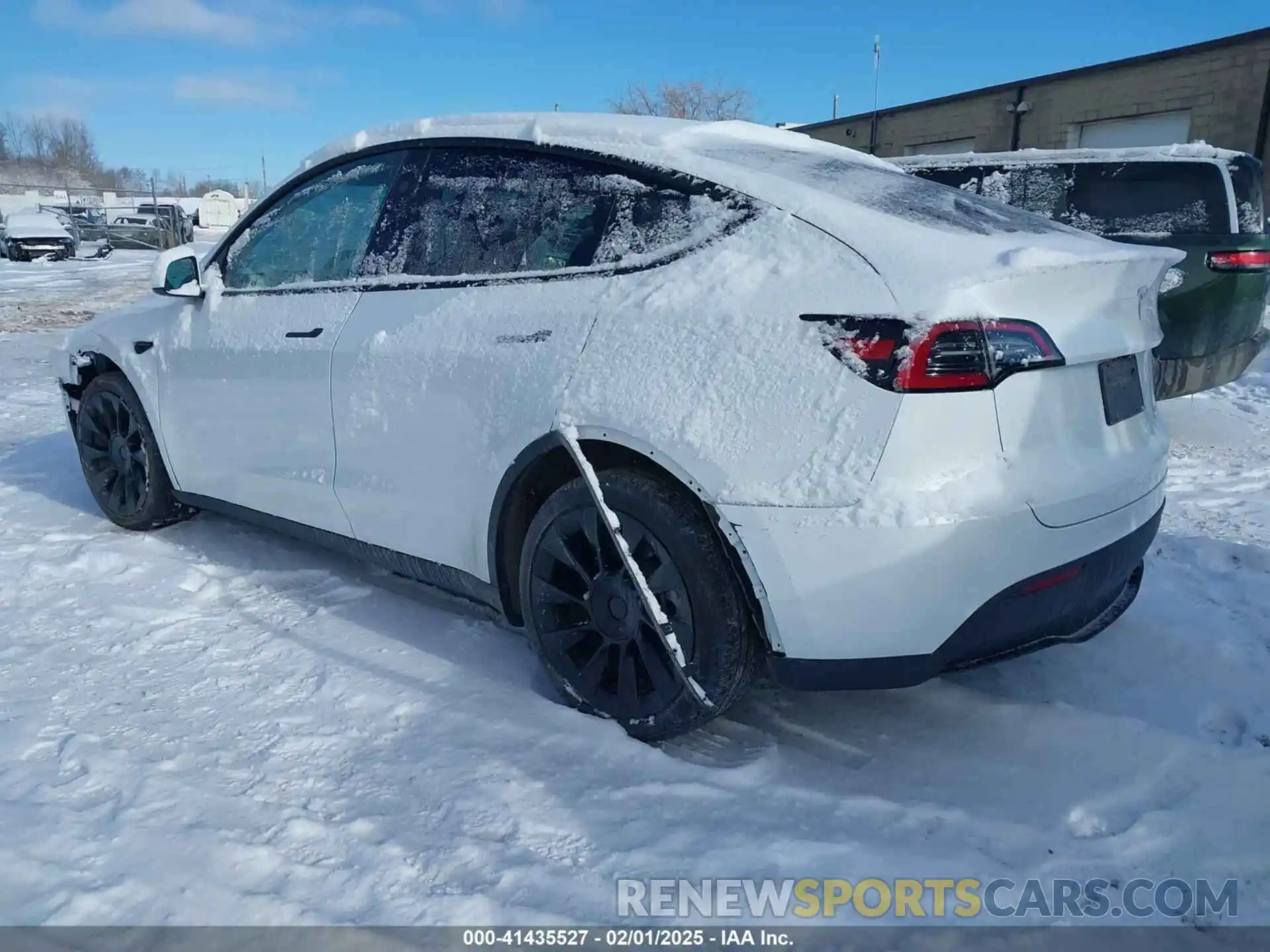 3 Photograph of a damaged car 7SAYGDEE4RA261057 TESLA MODEL Y 2024