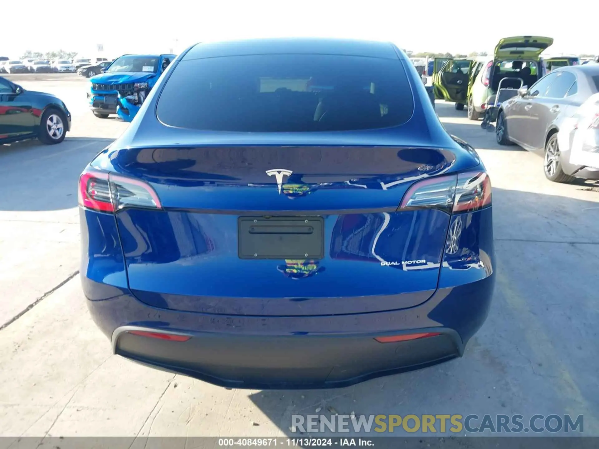 17 Photograph of a damaged car 7SAYGDEE4RA278182 TESLA MODEL Y 2024
