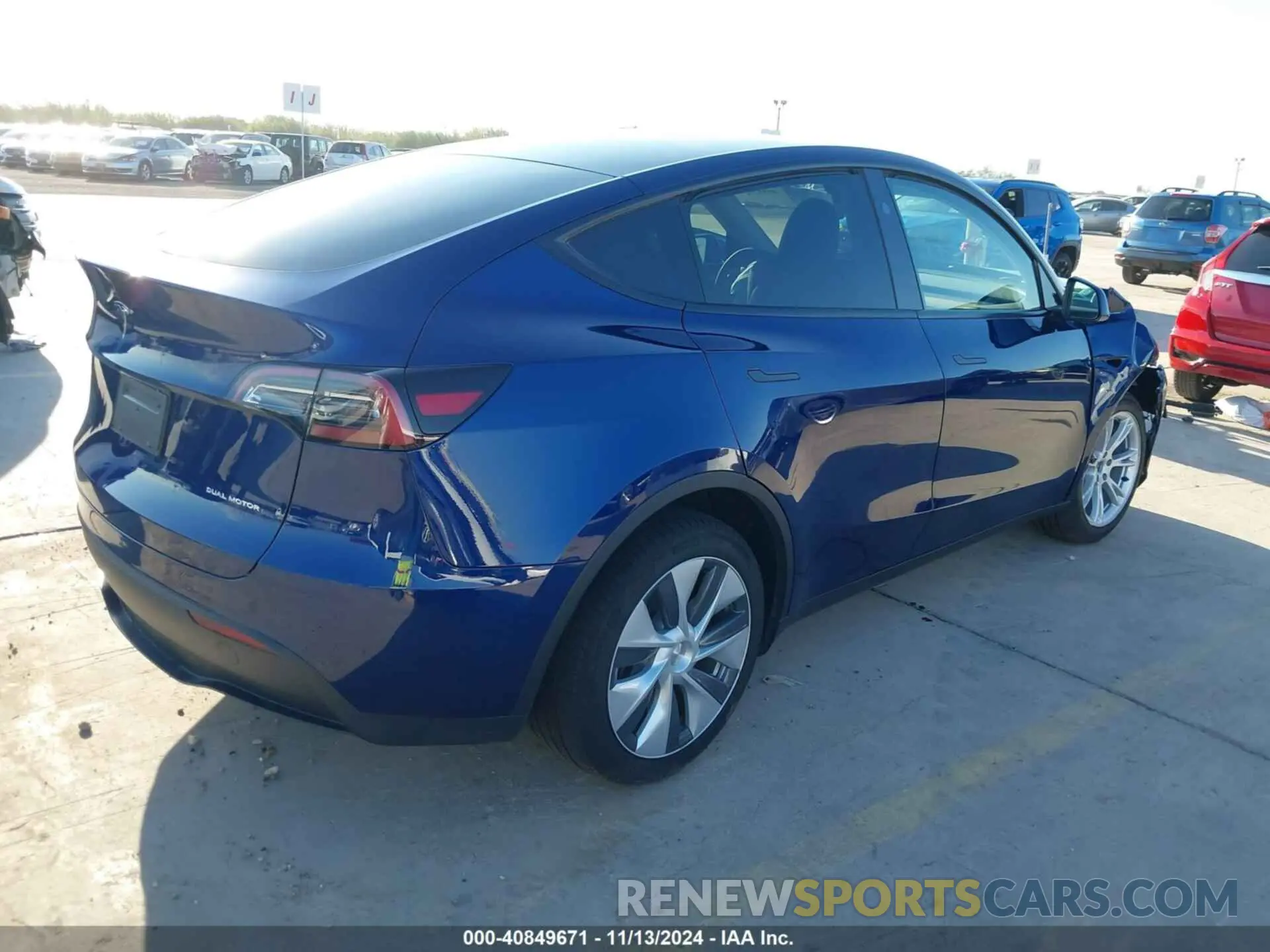4 Photograph of a damaged car 7SAYGDEE4RA278182 TESLA MODEL Y 2024
