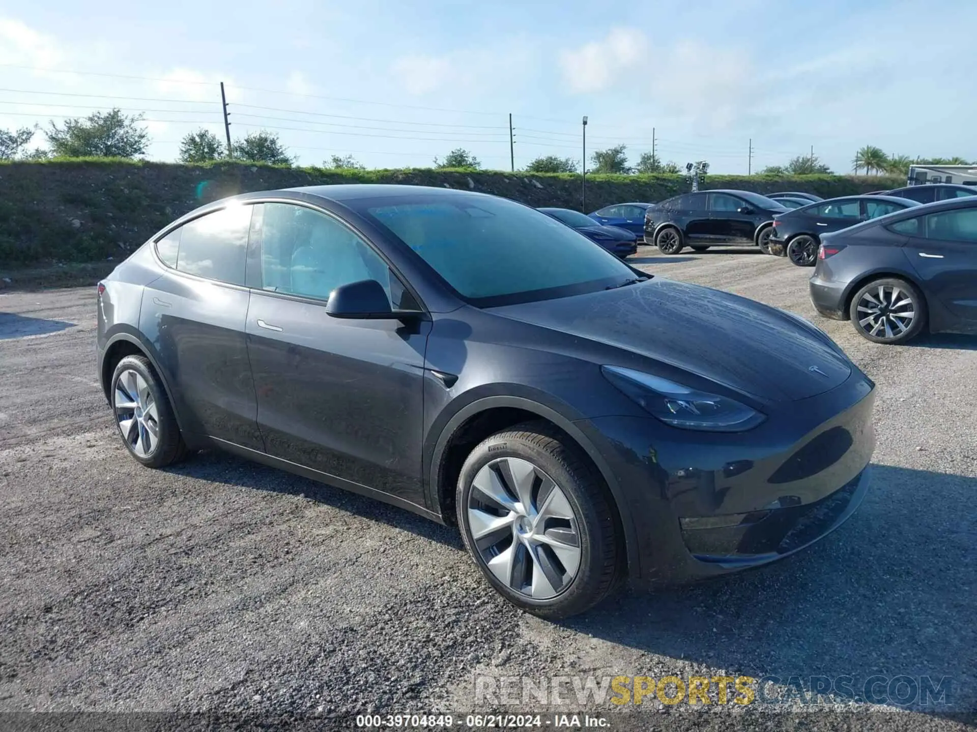 1 Photograph of a damaged car 7SAYGDEE4RA283088 TESLA MODEL Y 2024