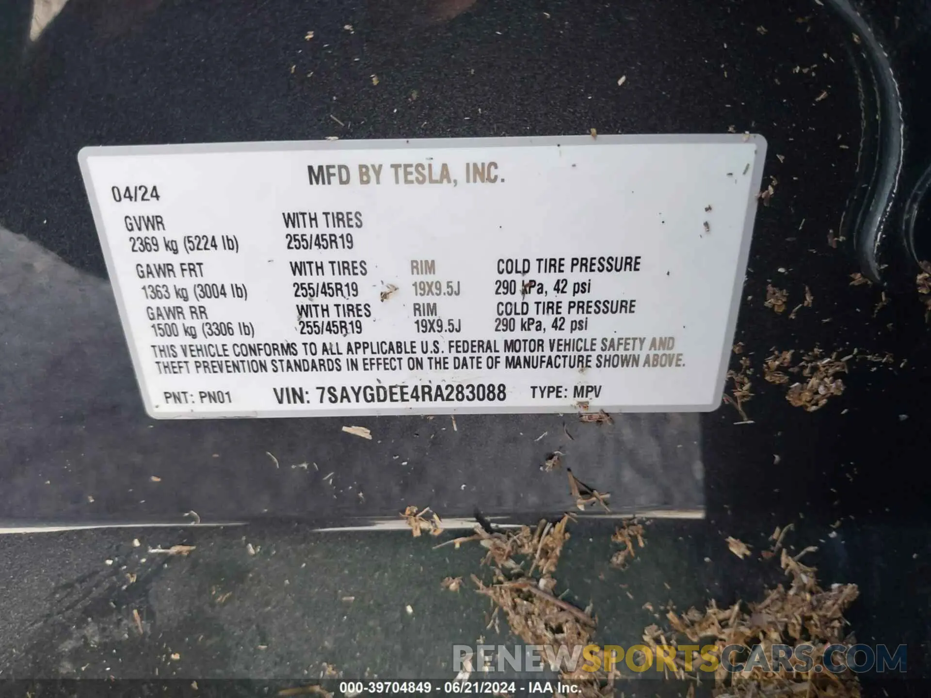 9 Photograph of a damaged car 7SAYGDEE4RA283088 TESLA MODEL Y 2024