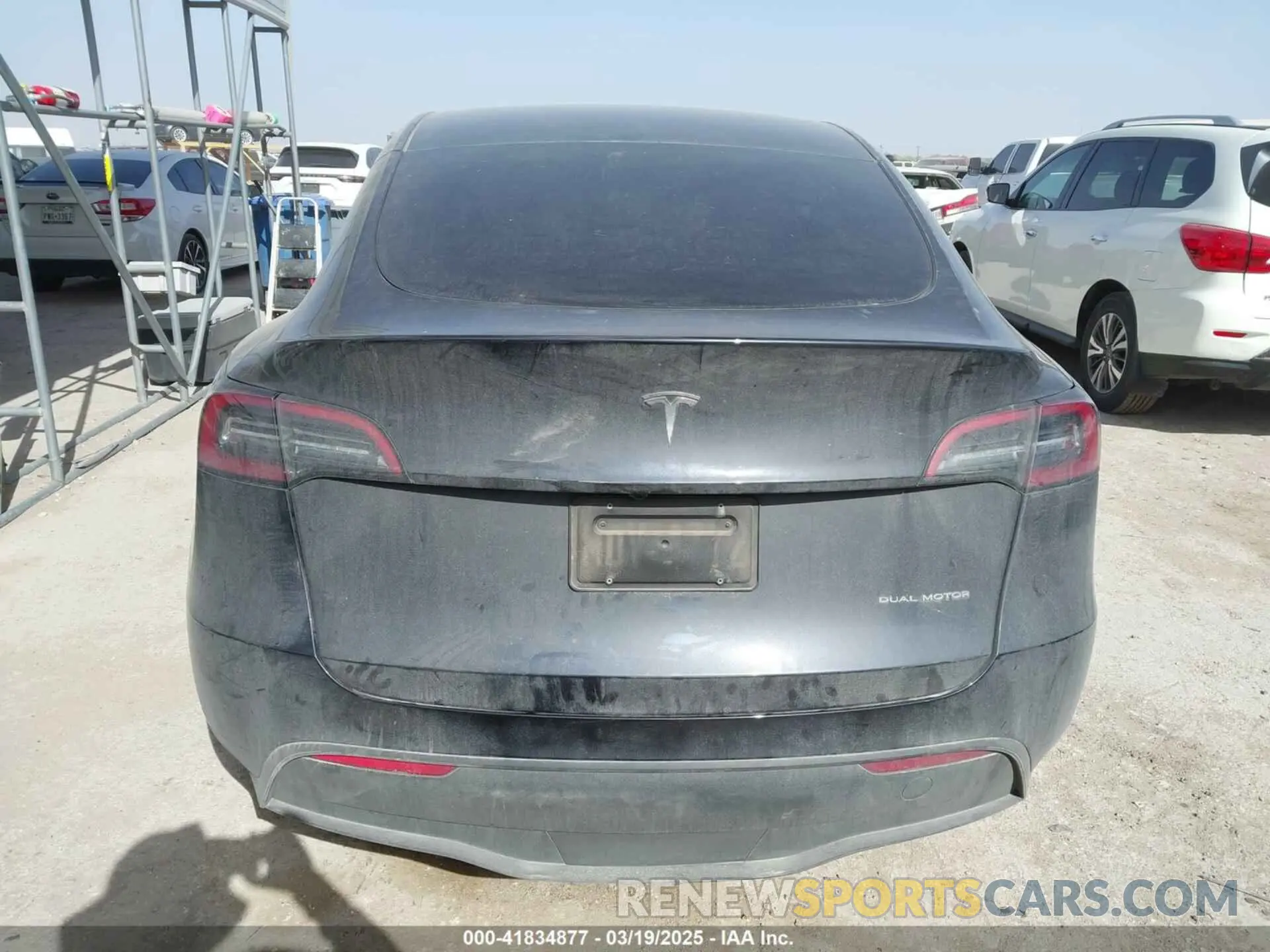 16 Photograph of a damaged car 7SAYGDEE4RA299775 TESLA MODEL Y 2024
