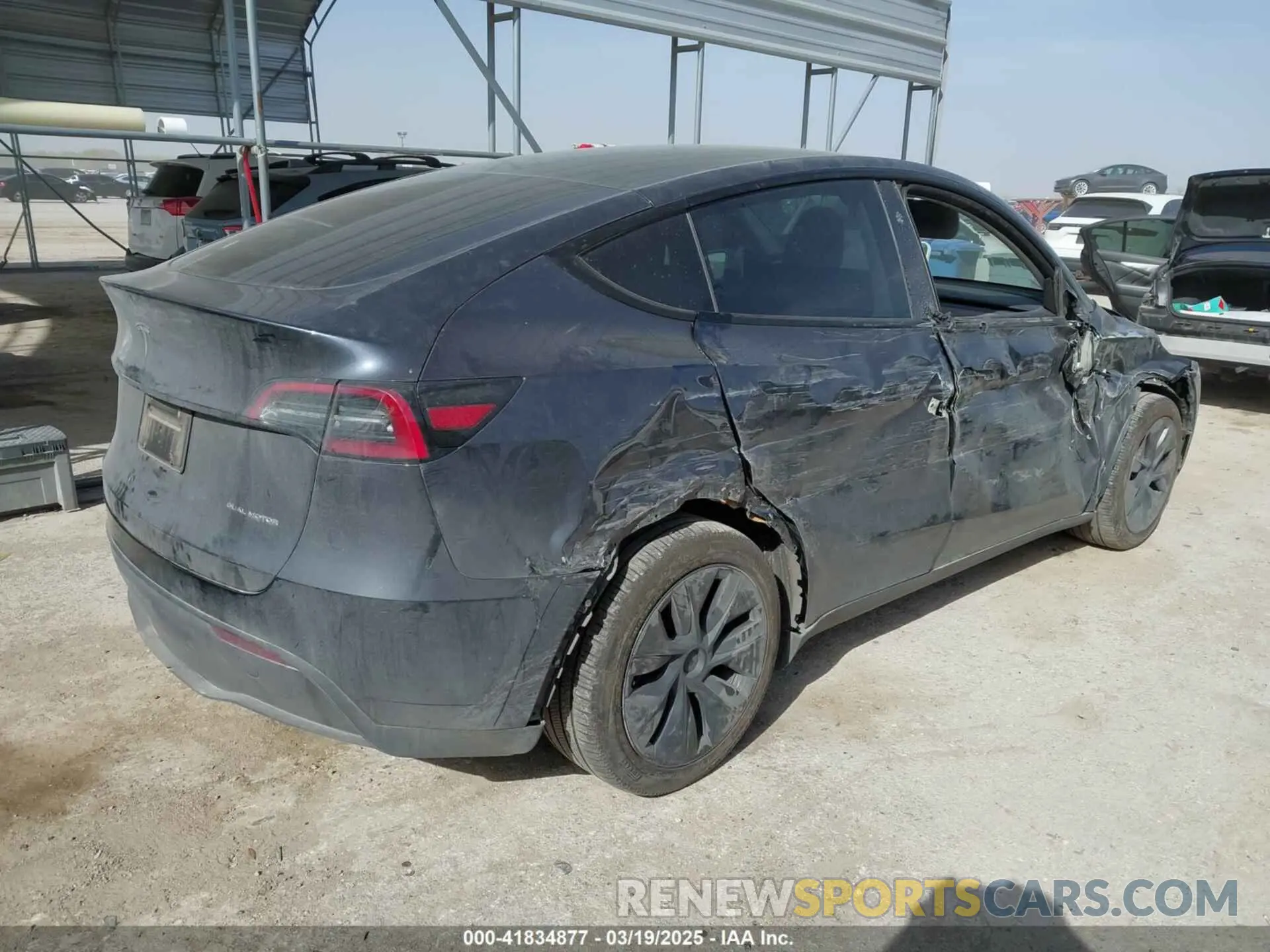 4 Photograph of a damaged car 7SAYGDEE4RA299775 TESLA MODEL Y 2024