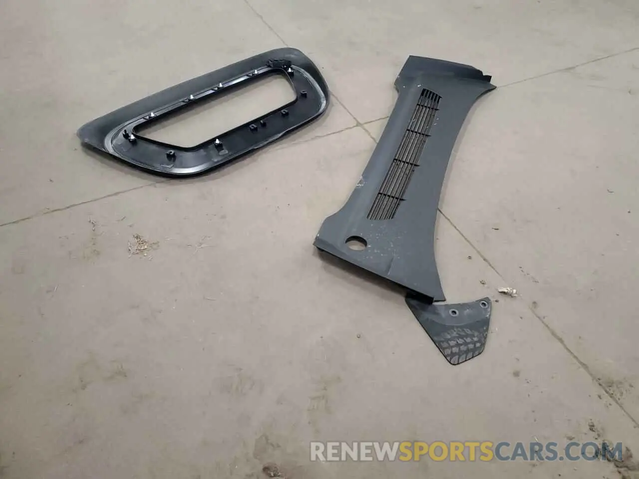 14 Photograph of a damaged car 7SAYGDEE4RA318180 TESLA MODEL Y 2024