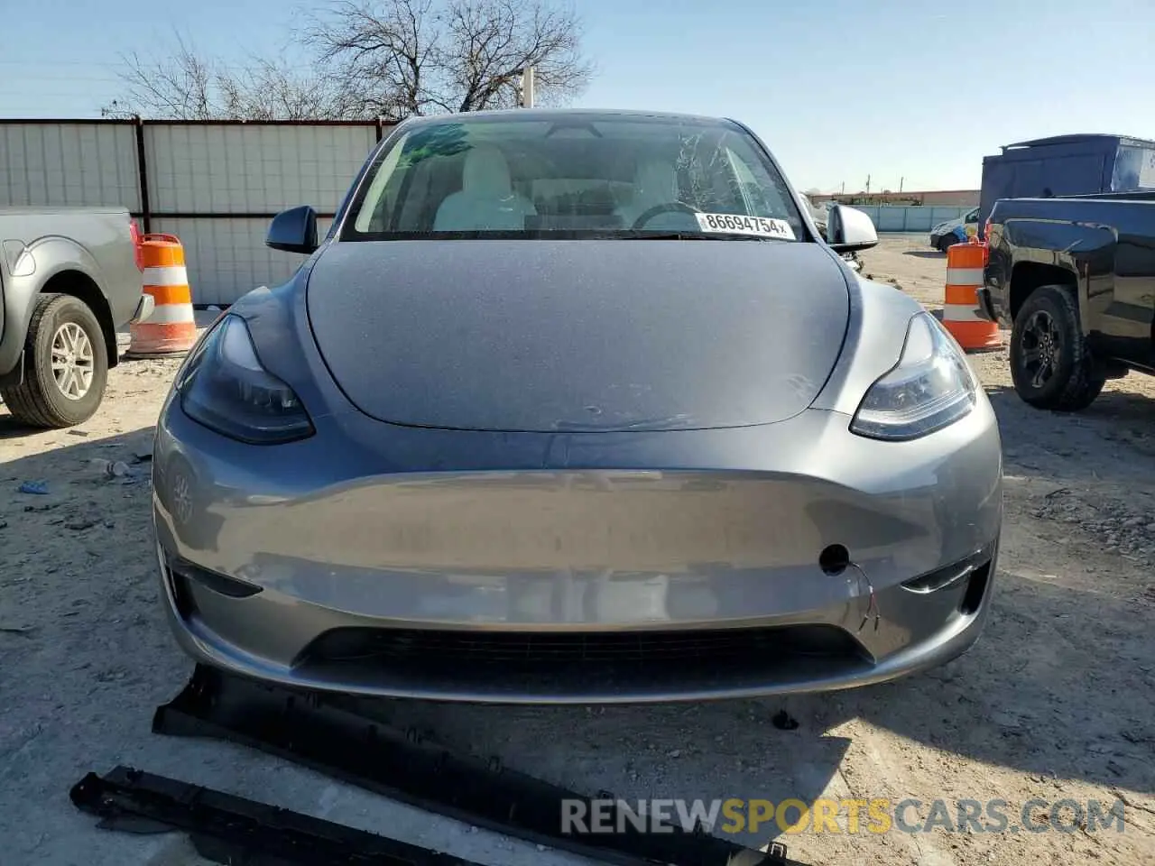 5 Photograph of a damaged car 7SAYGDEE4RA319460 TESLA MODEL Y 2024