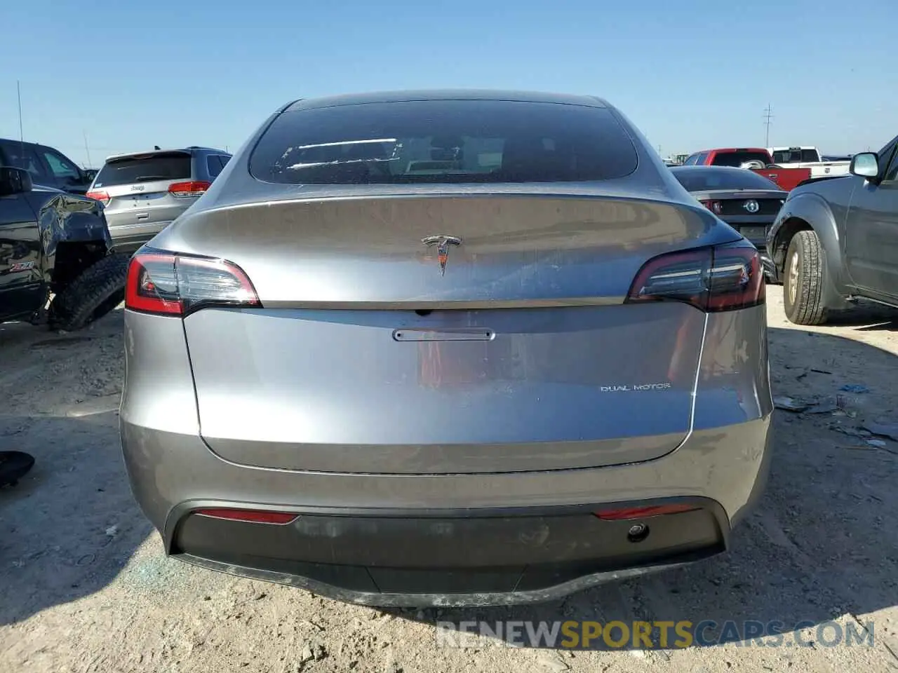 6 Photograph of a damaged car 7SAYGDEE4RA319460 TESLA MODEL Y 2024
