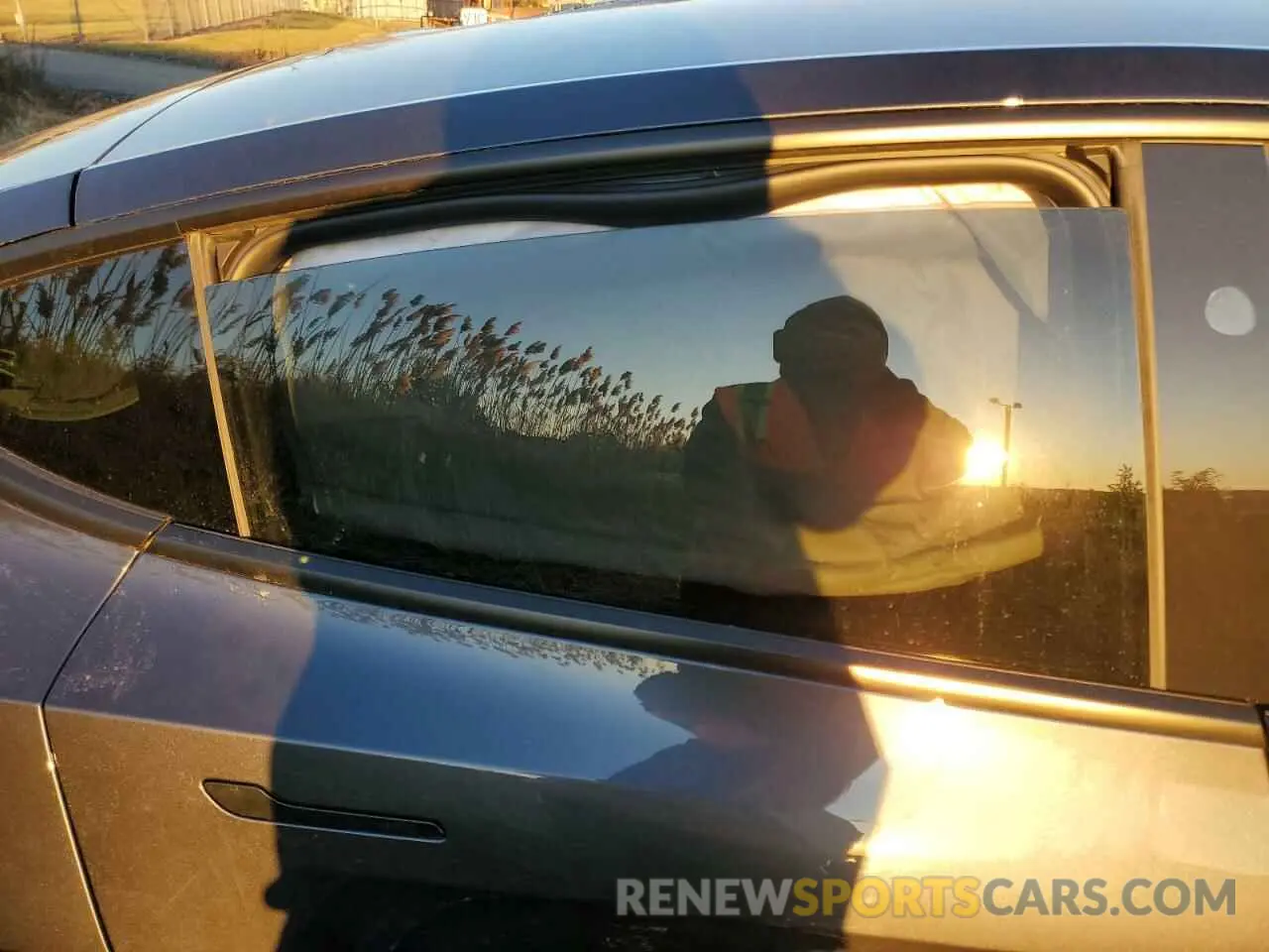 11 Photograph of a damaged car 7SAYGDEE4RA319880 TESLA MODEL Y 2024