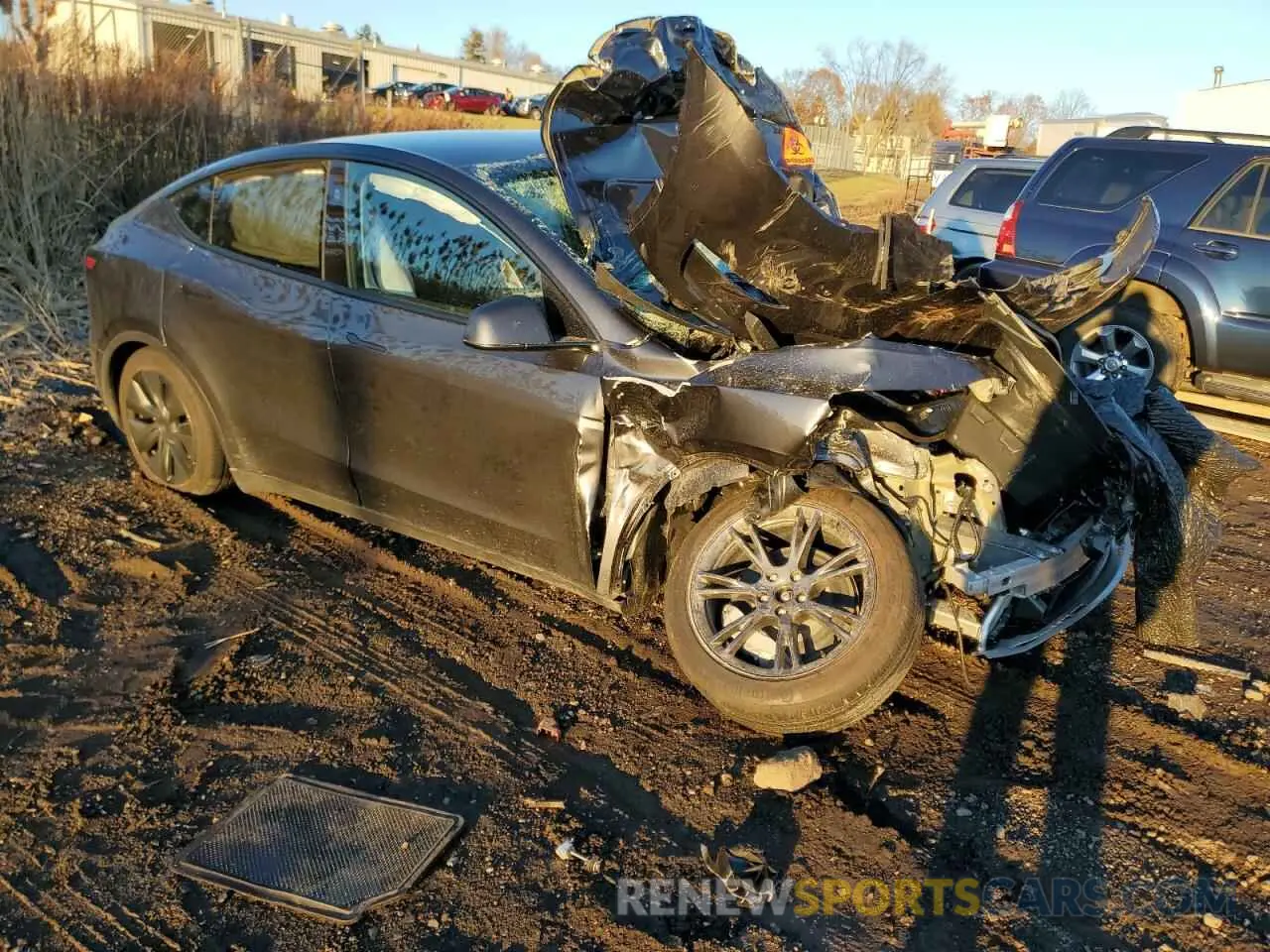 4 Photograph of a damaged car 7SAYGDEE4RA319880 TESLA MODEL Y 2024