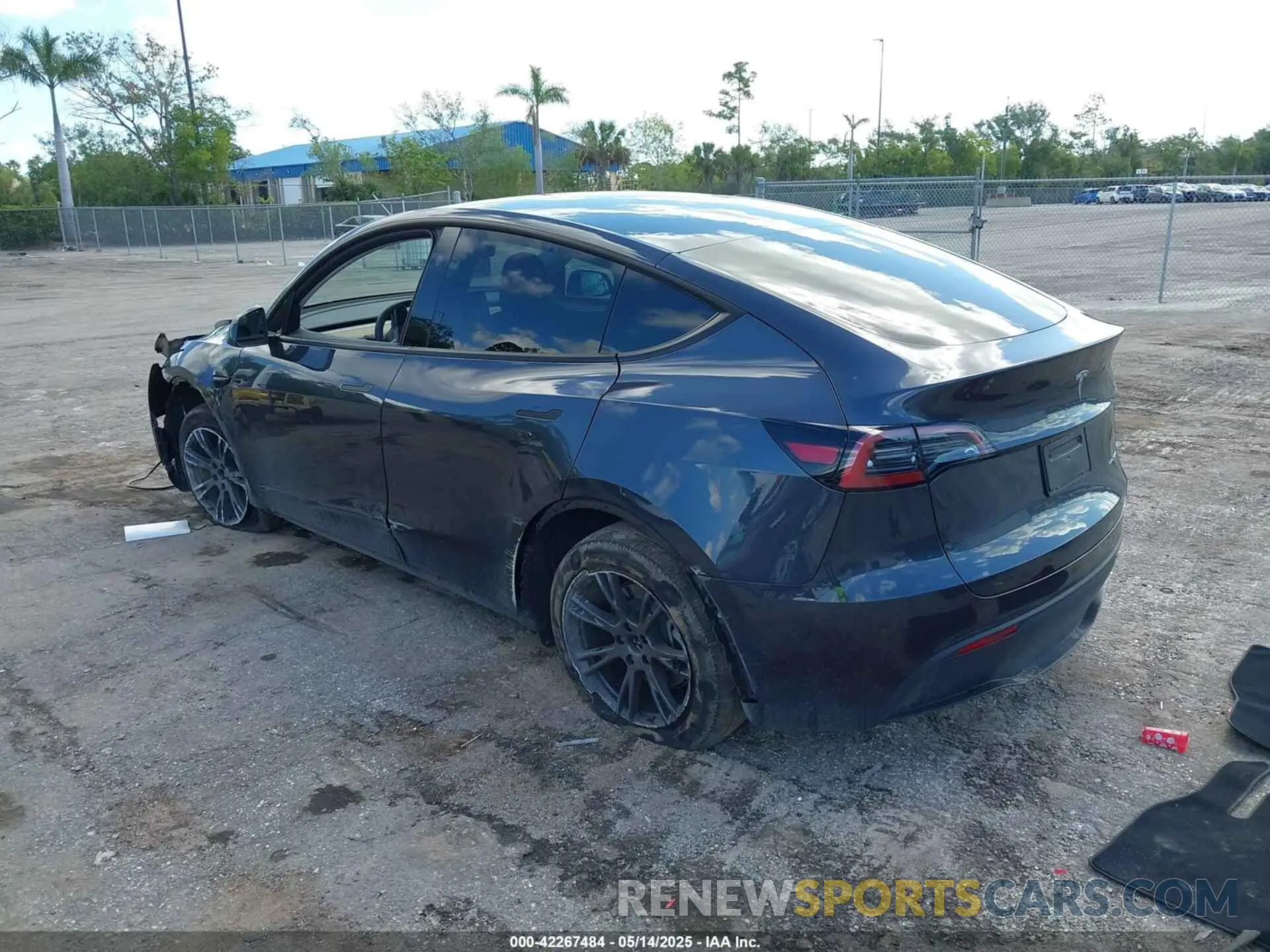 3 Photograph of a damaged car 7SAYGDEE4RA322410 TESLA MODEL Y 2024