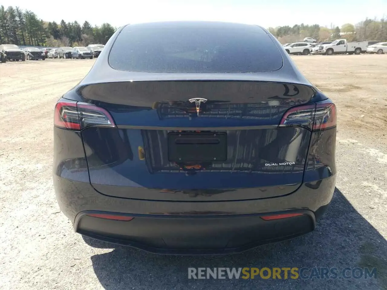 6 Photograph of a damaged car 7SAYGDEE4RA325095 TESLA MODEL Y 2024
