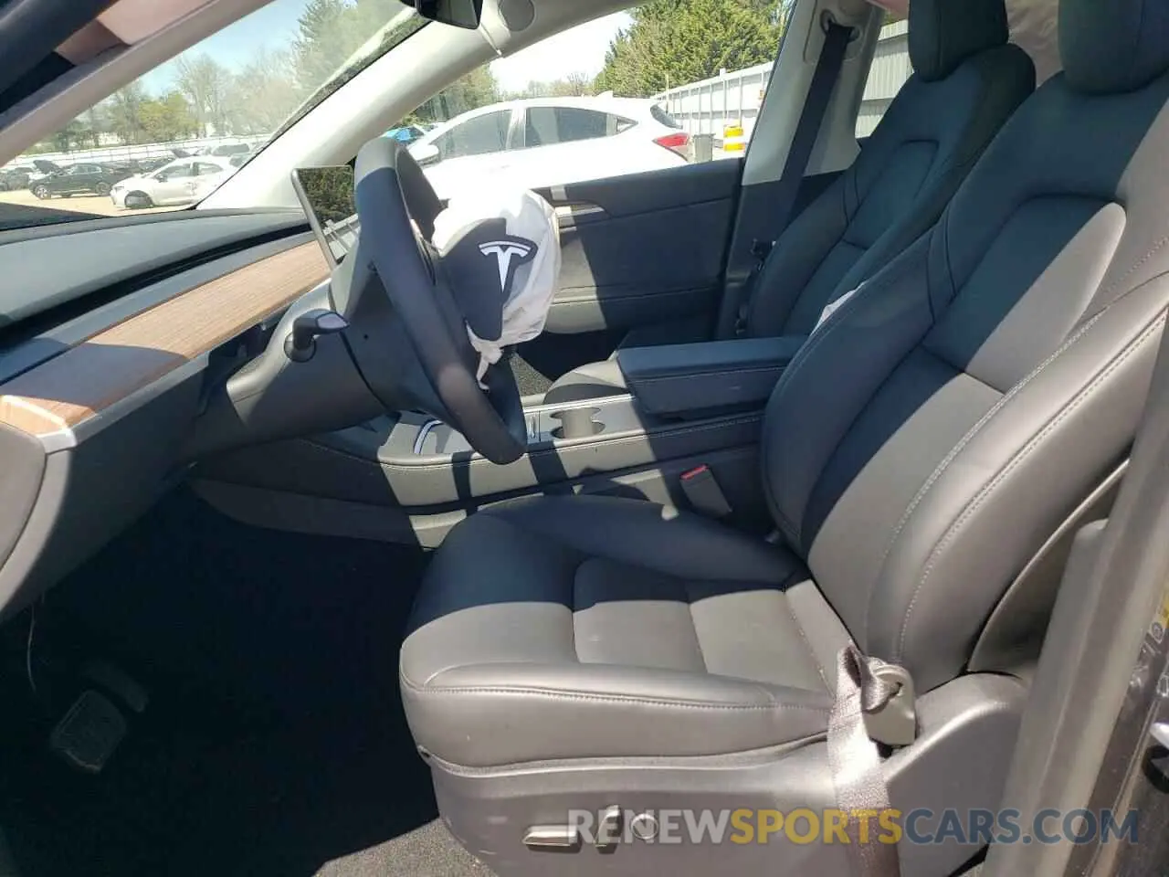 7 Photograph of a damaged car 7SAYGDEE4RA325095 TESLA MODEL Y 2024