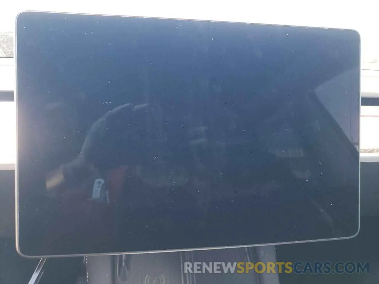 9 Photograph of a damaged car 7SAYGDEE4RA325095 TESLA MODEL Y 2024